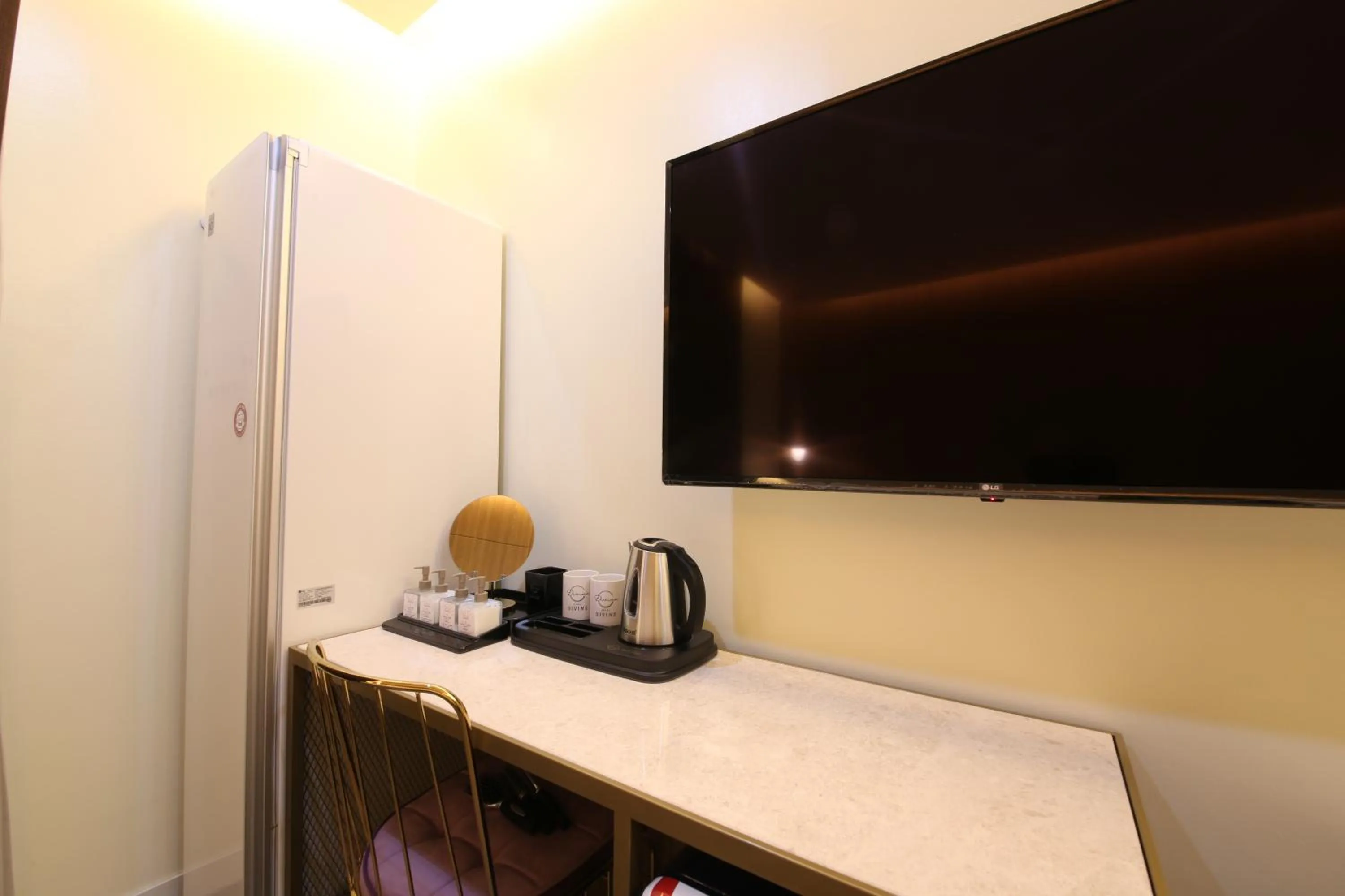 TV/Entertainment Center in Suncheon Divine Hotel