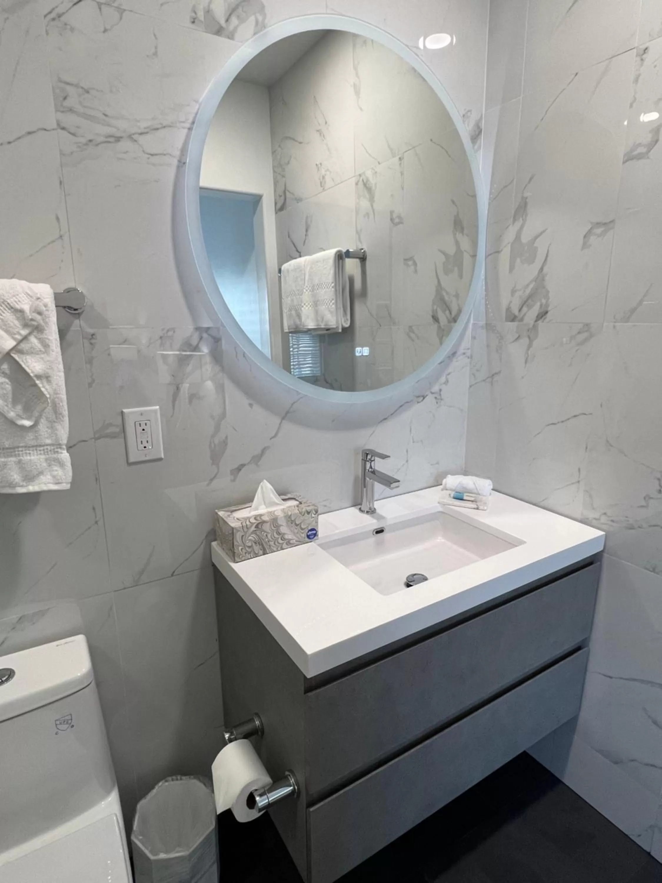 Toilet, Bathroom in Elaine's Cape May Boutique Hotel