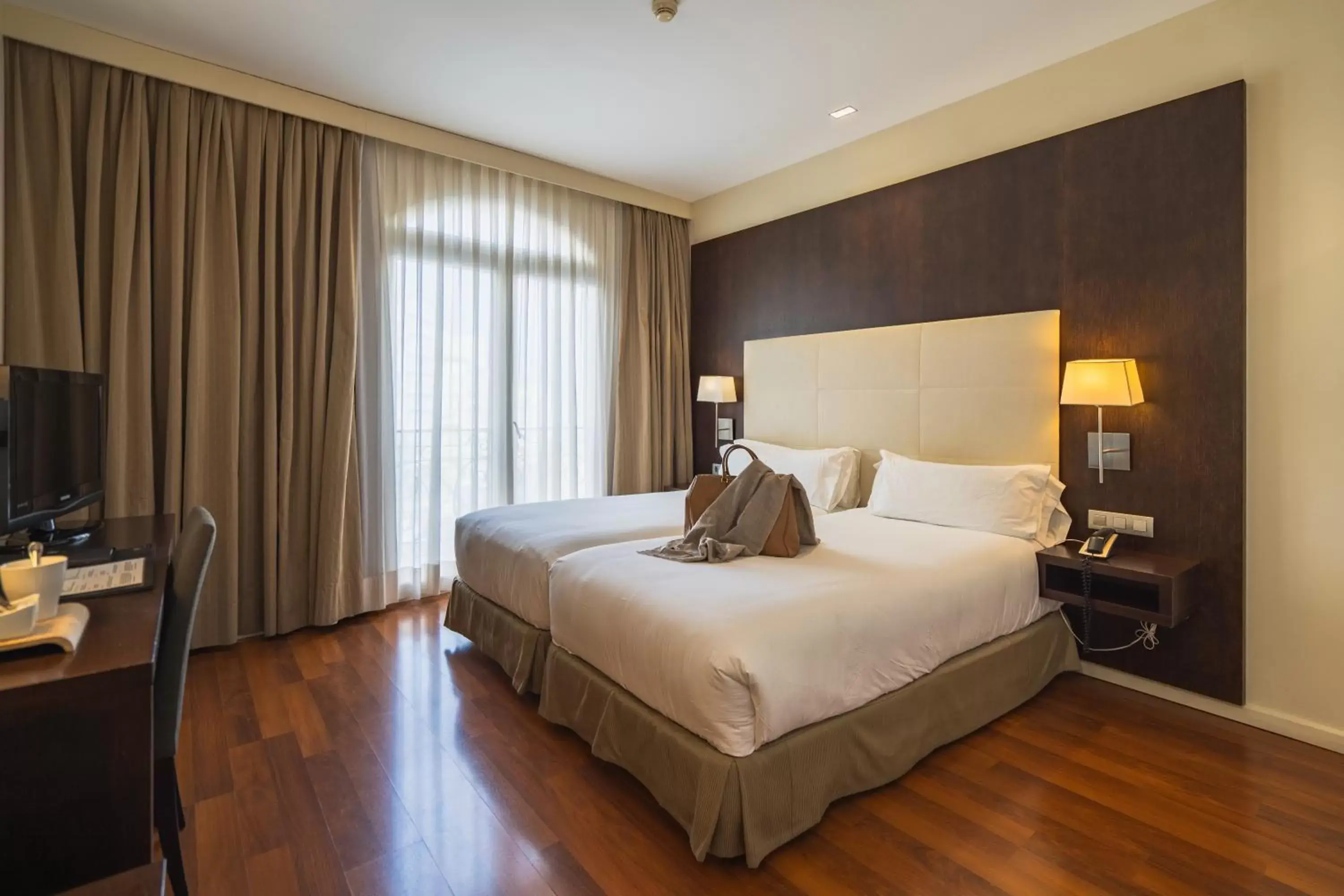 Bedroom, Bed in Hotel Taburiente S.C.Tenerife