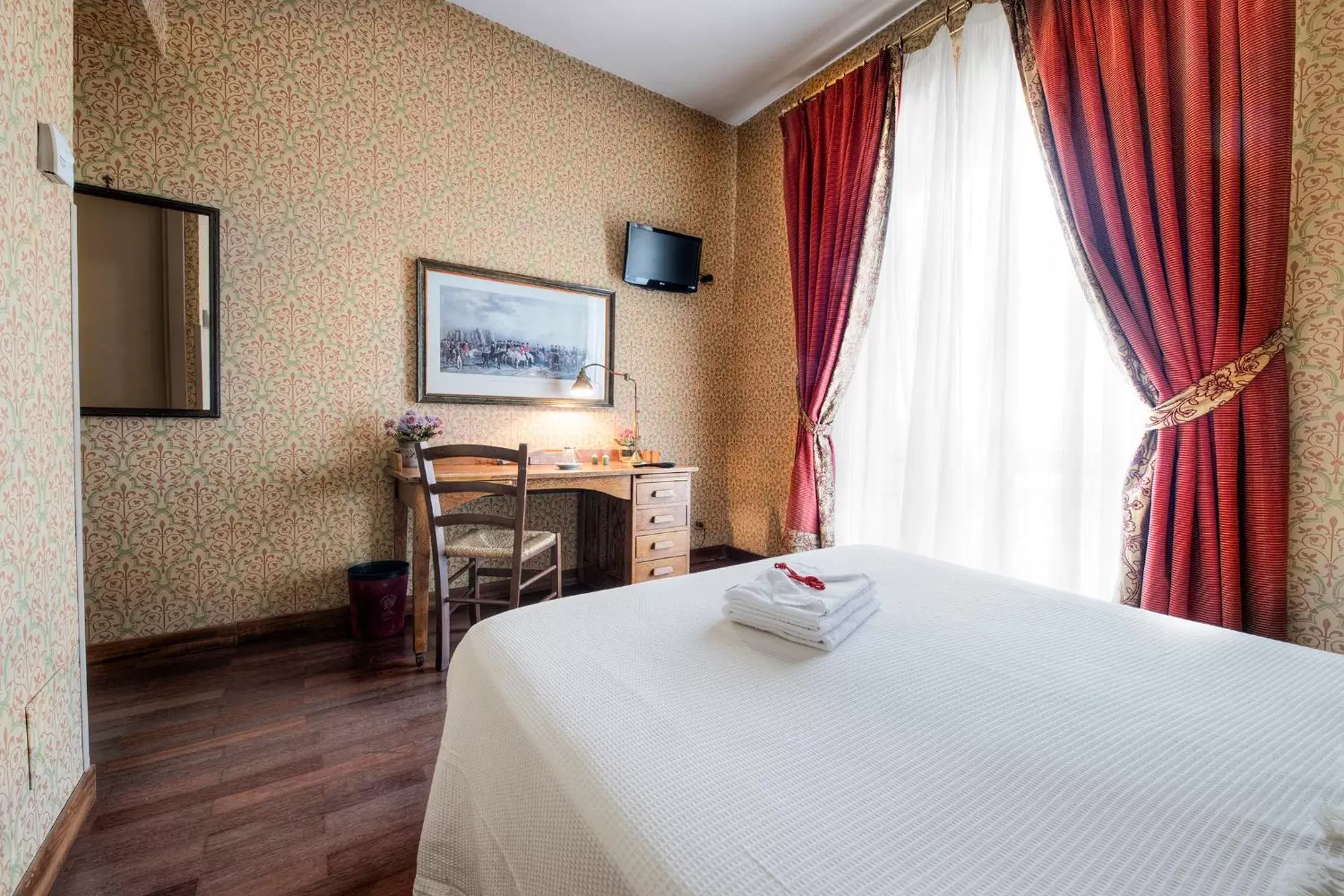 Single Room in Grand Hotel Colony