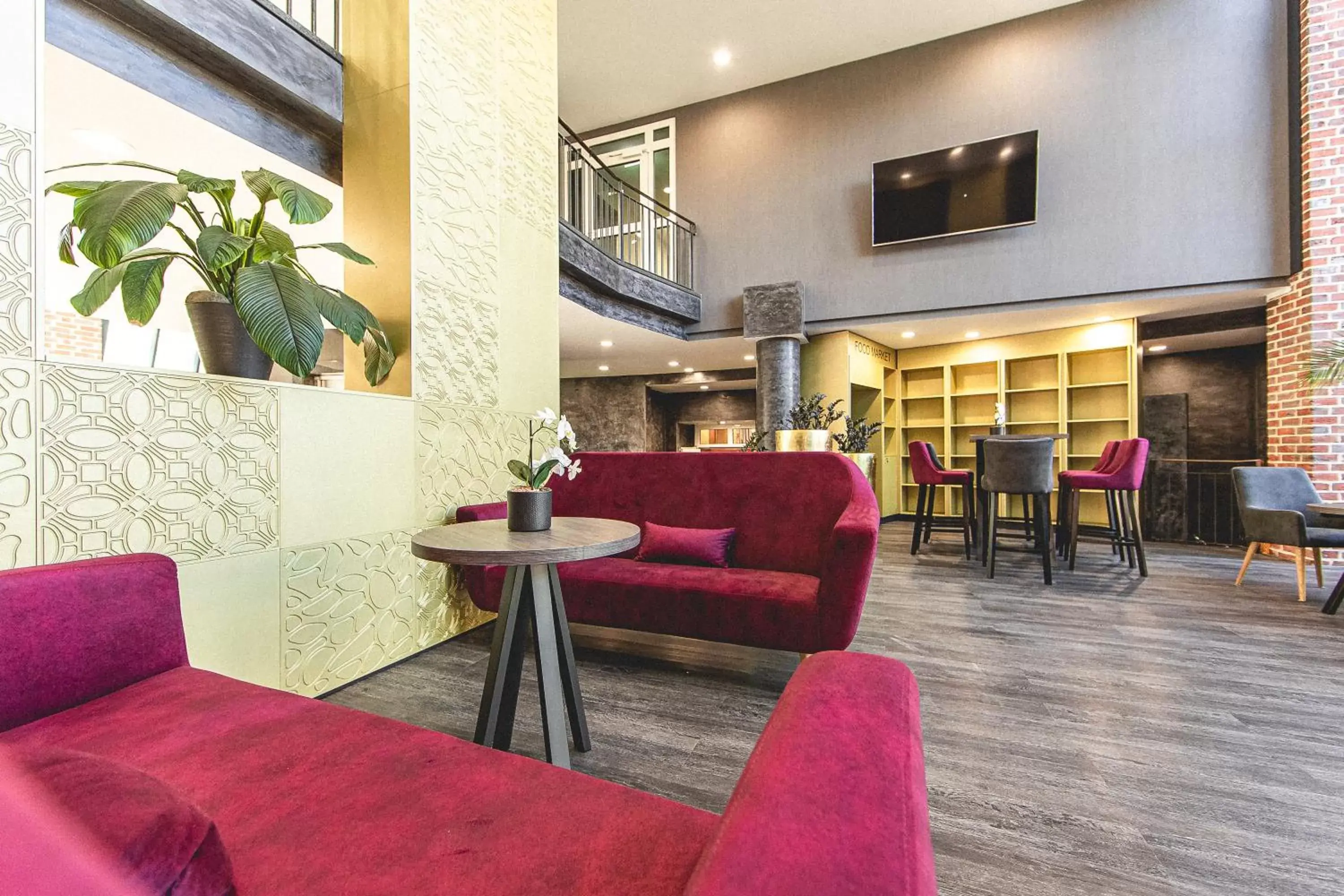 Lobby or reception, Seating Area in PLAZA Premium Parkhotel Norderstedt