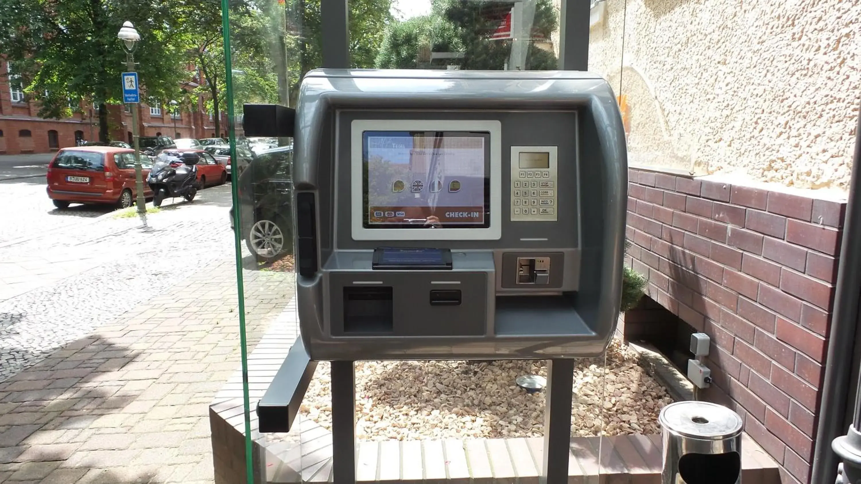 Facade/entrance in Hotel Alt - Tegel Facade/entrance in Hotel Alt - Tegel