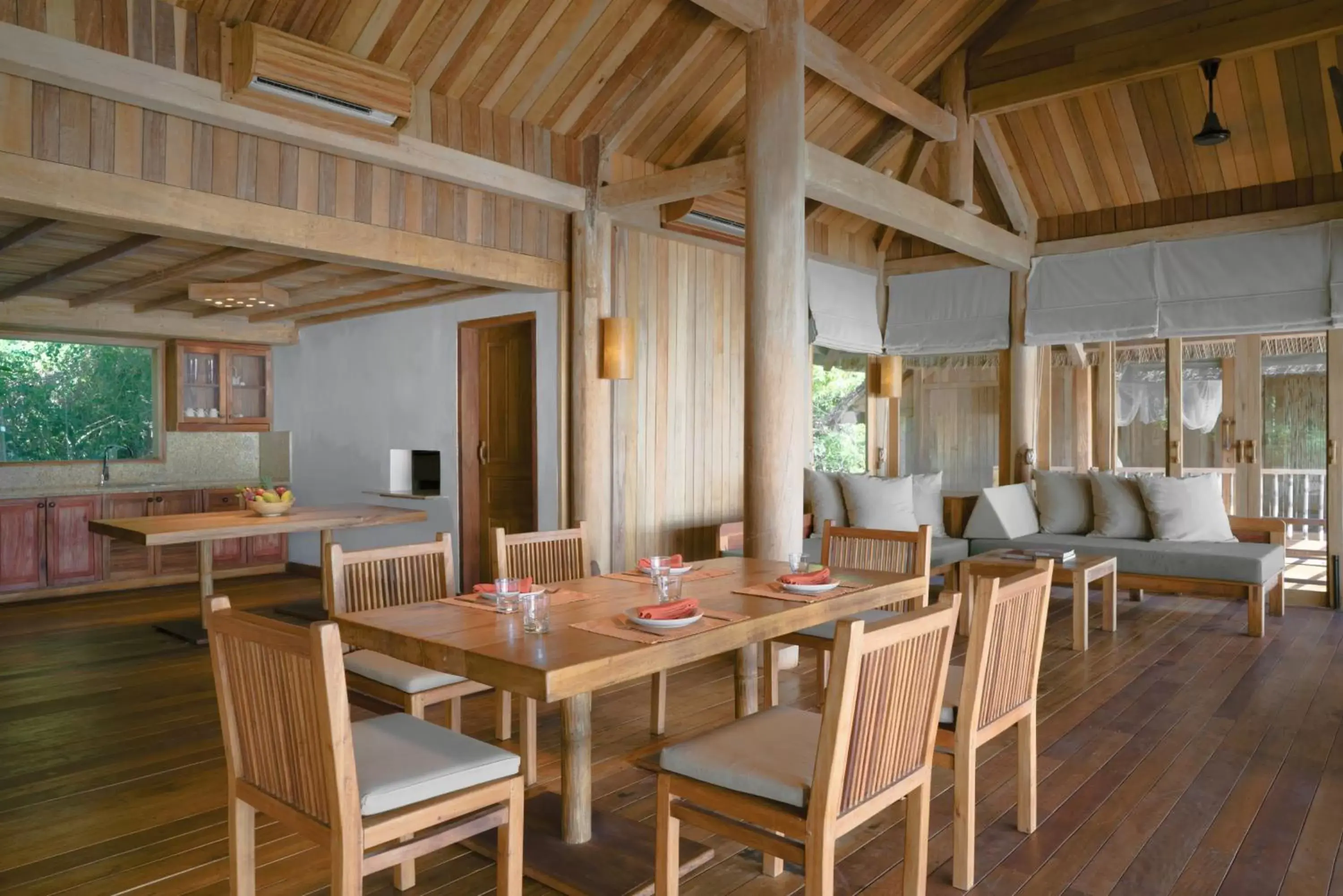 Living room, Restaurant/Places to Eat in Six Senses Ninh Van Bay