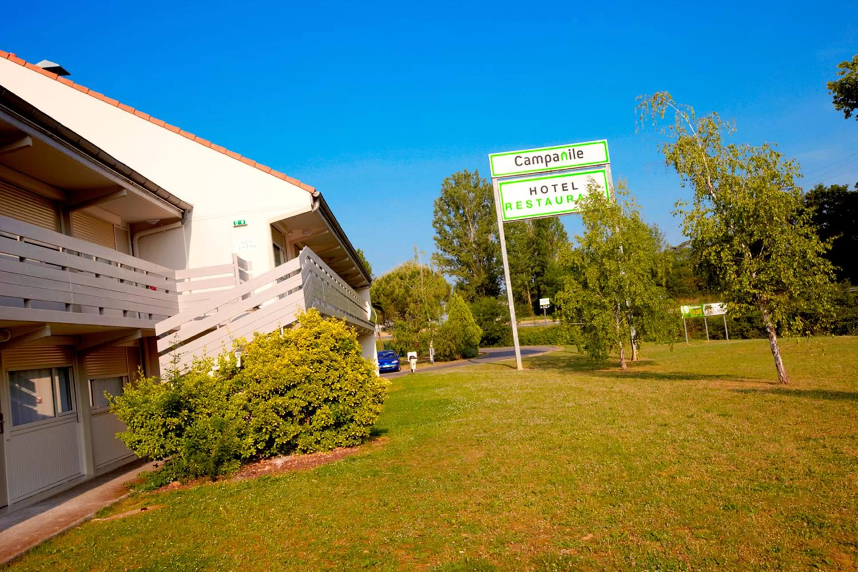 Facade/entrance in Campanile Hôtel Auch