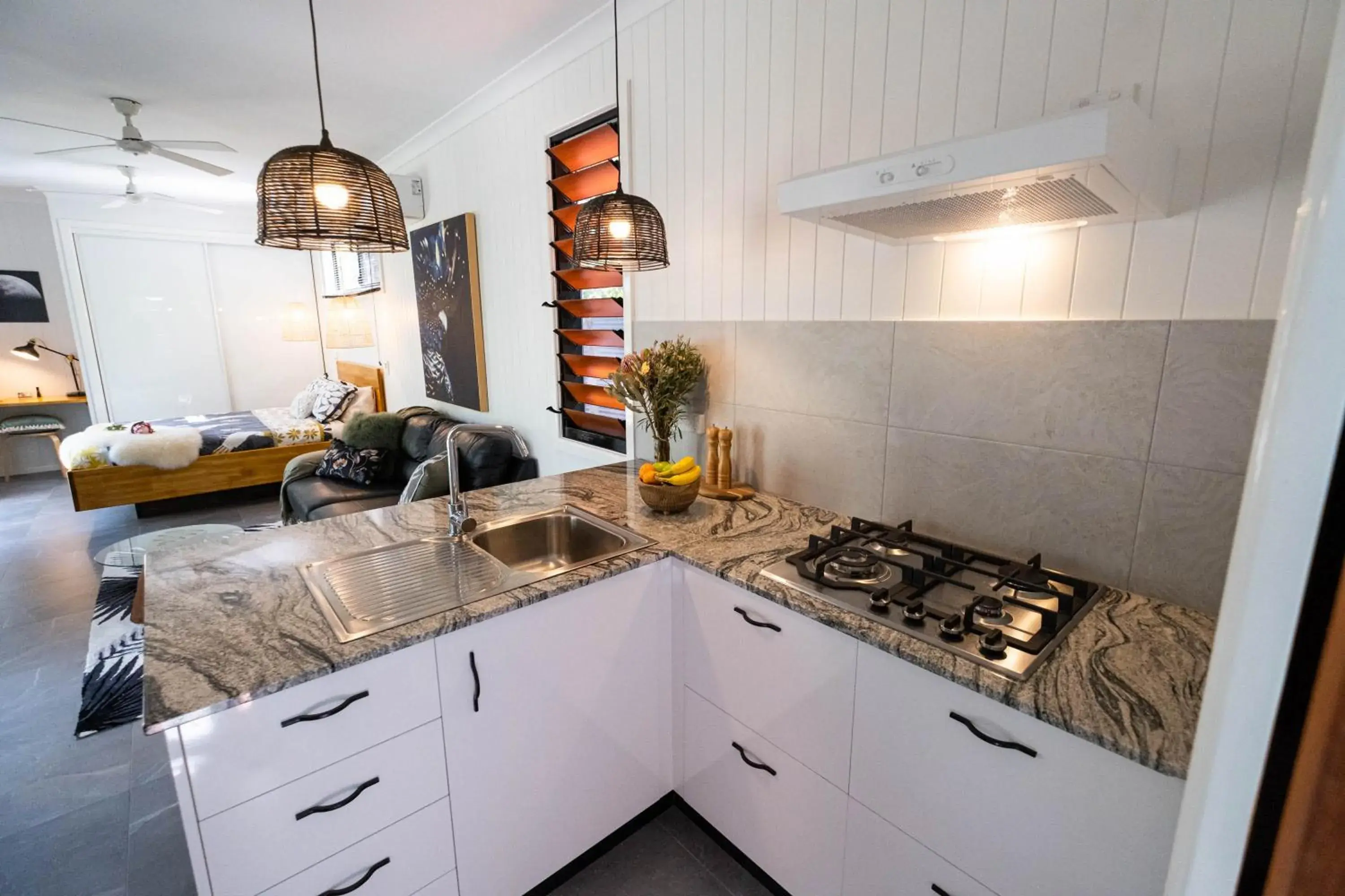 kitchen, Kitchen/Kitchenette in Airlie Beach Eco Cabins - Adults Only