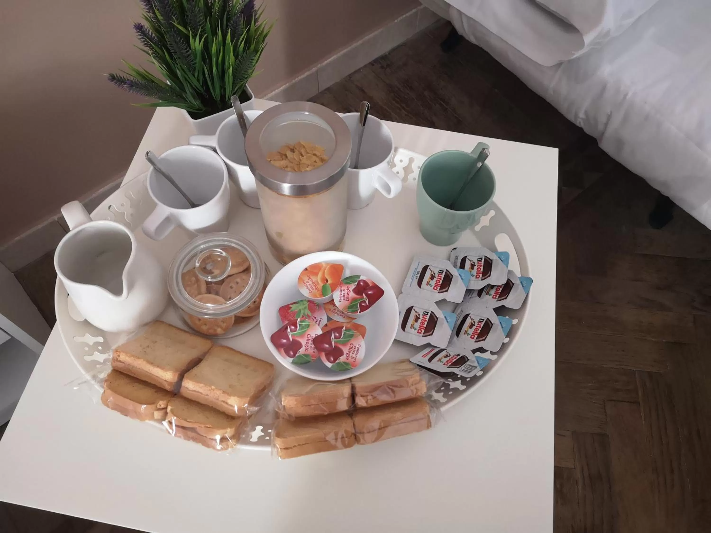 Food and drinks in Domus Luigi Leone II