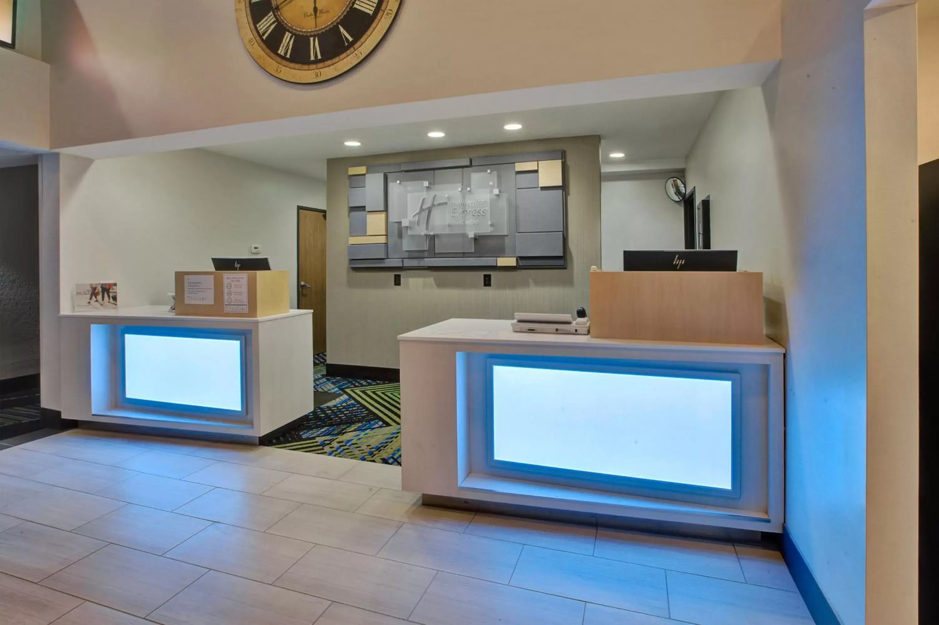 Lobby or reception, Lobby/Reception in Holiday Inn Express Hotel & Suites Petoskey, an IHG Hotel
