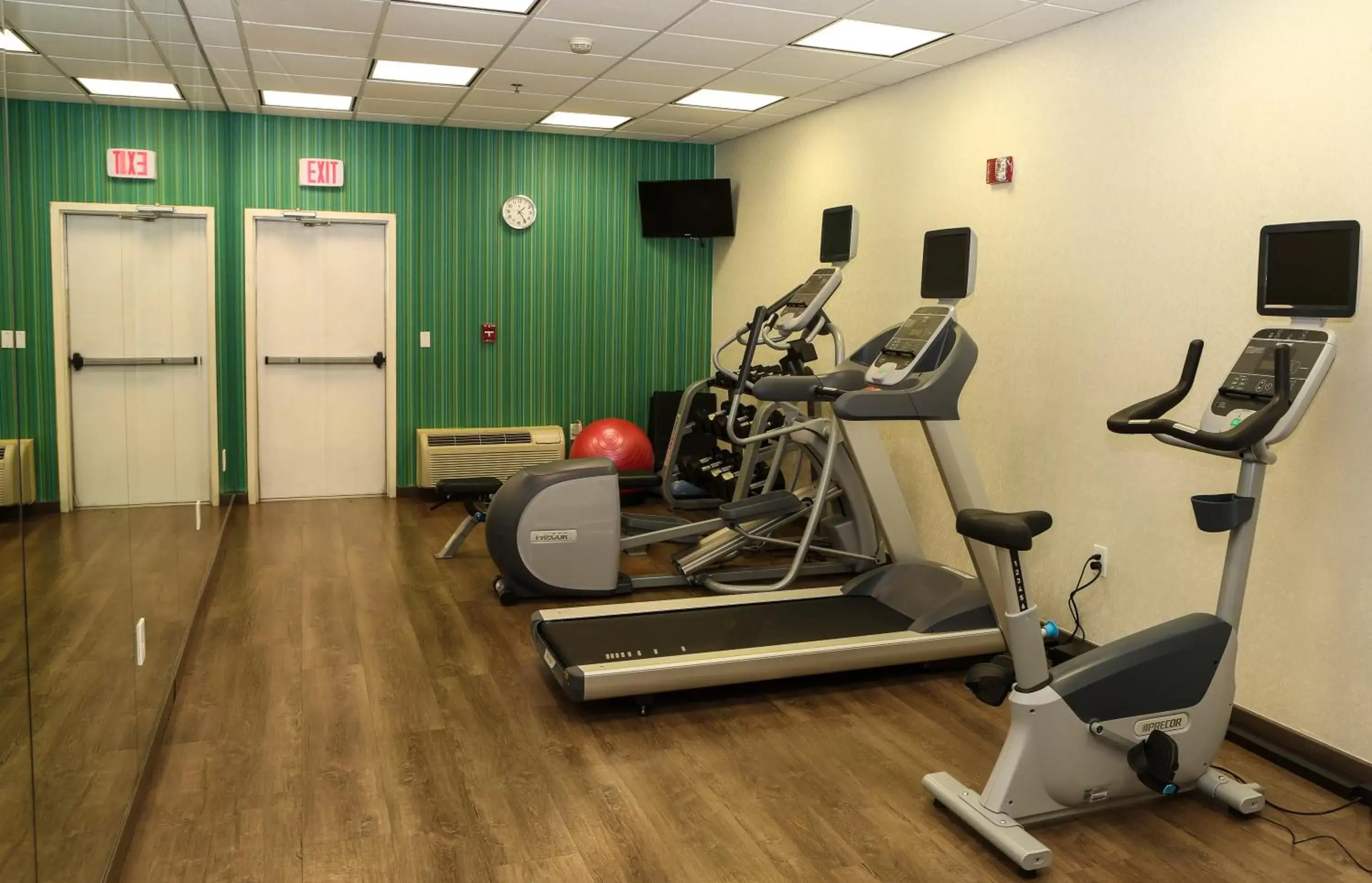 Fitness centre/facilities, Fitness Center/Facilities in Holiday Inn Express Phoenix-Airport/University Drive, an IHG Hotel