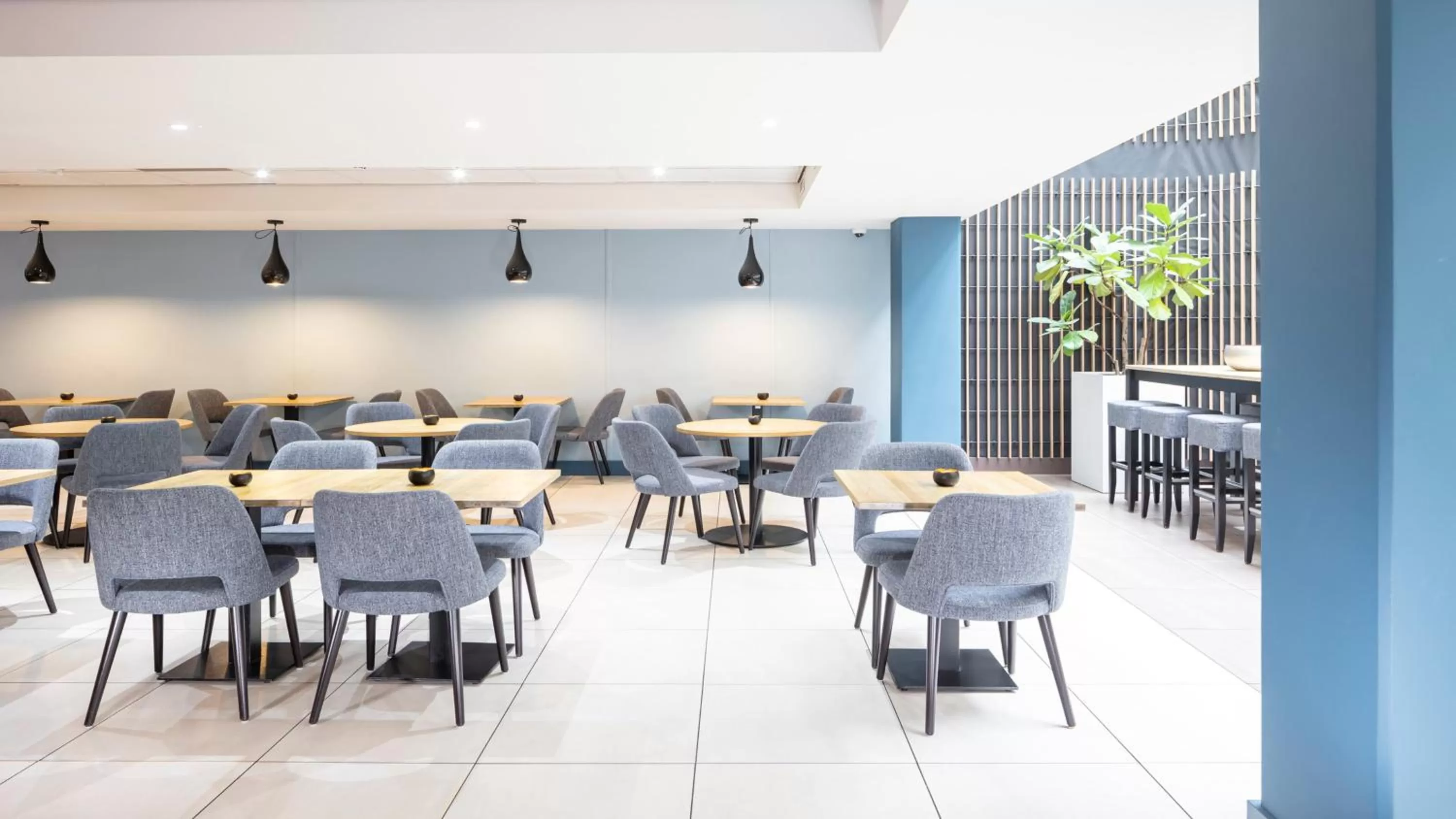 Breakfast in Holiday Inn Express The Hague - Parliament by IHG