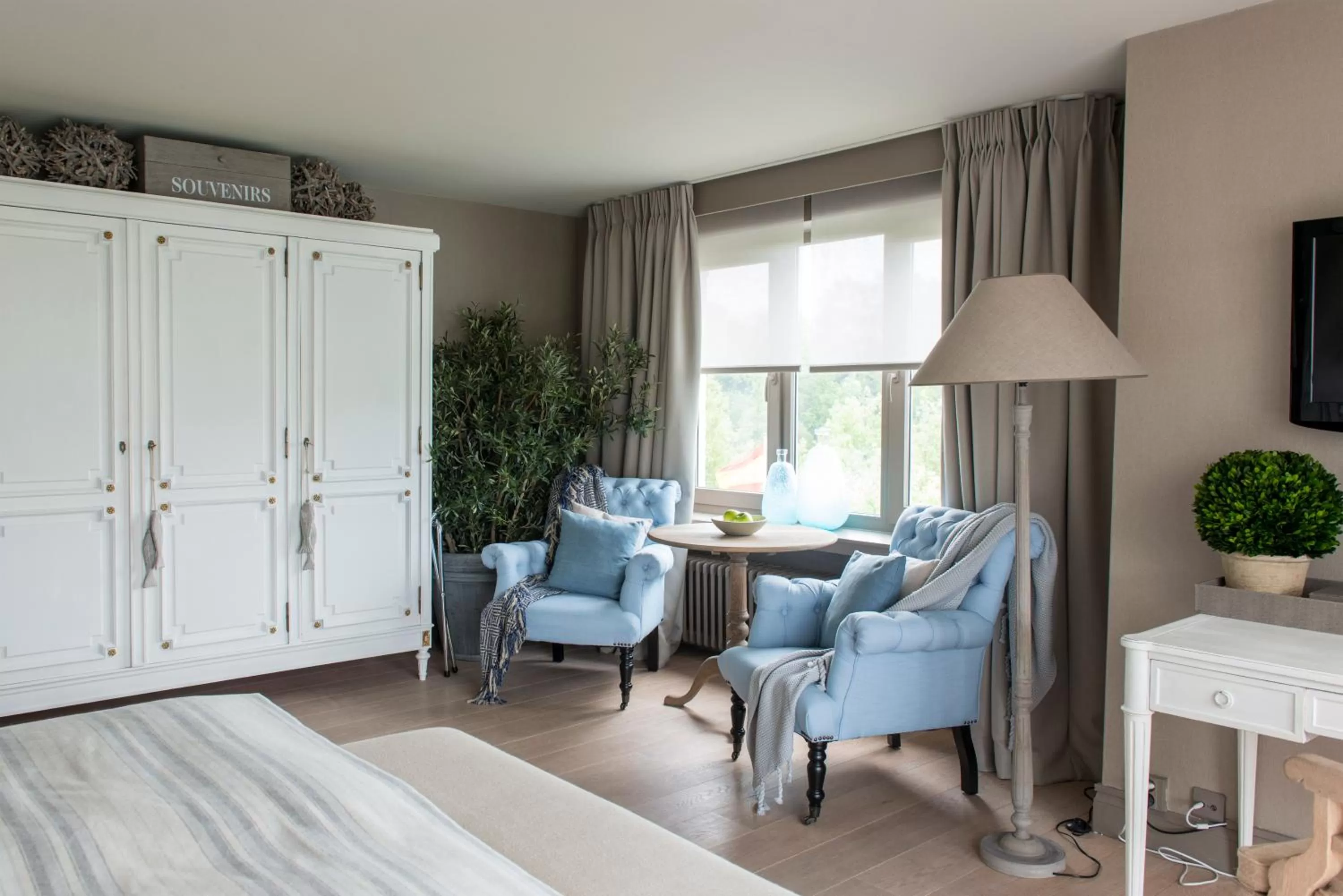 Seating Area in Lebeau 19 Hotel