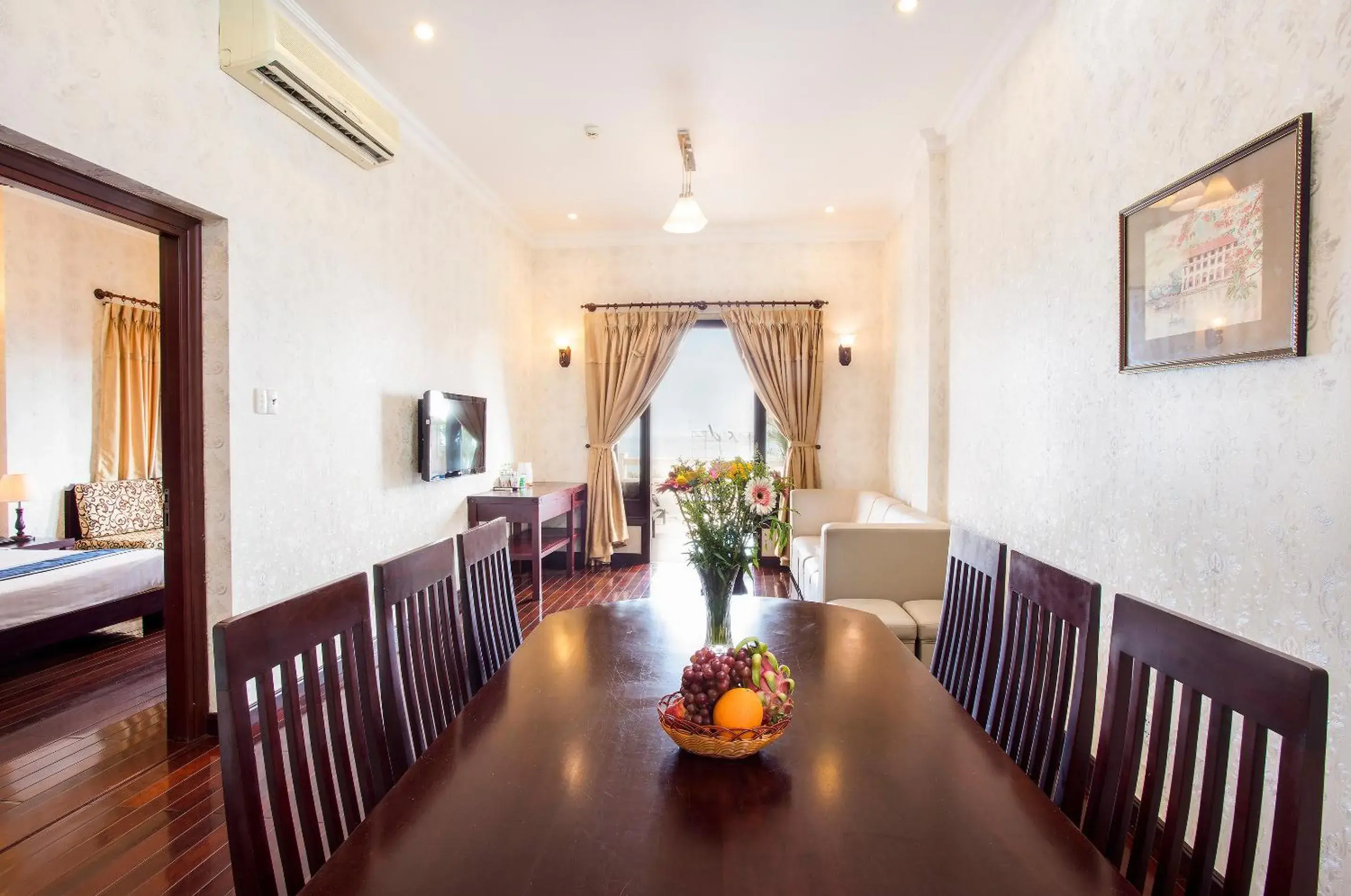 Living room, Dining Area in Beachfront Hotel