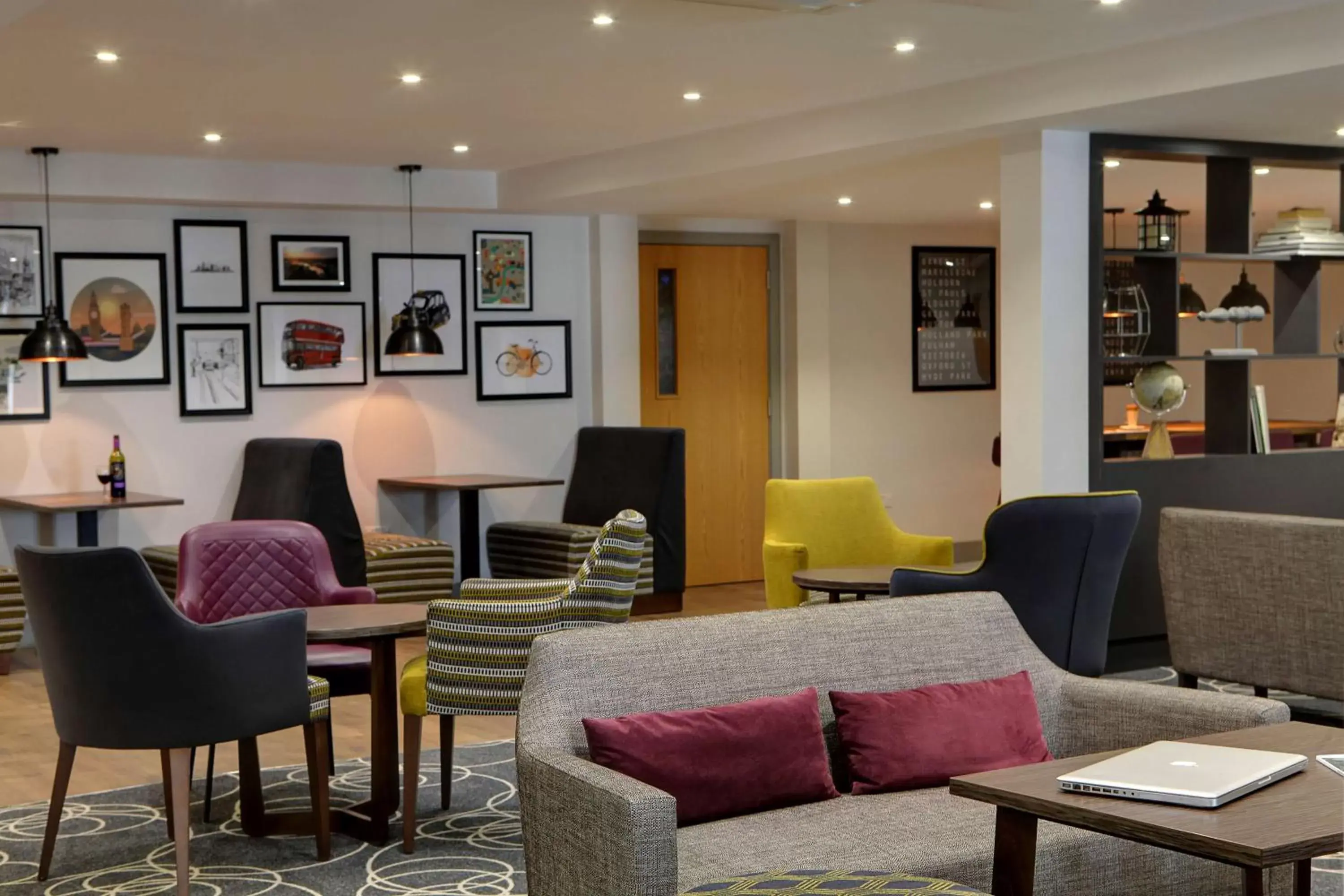 Lounge or bar, Lobby/Reception in Best Western White House Hotel