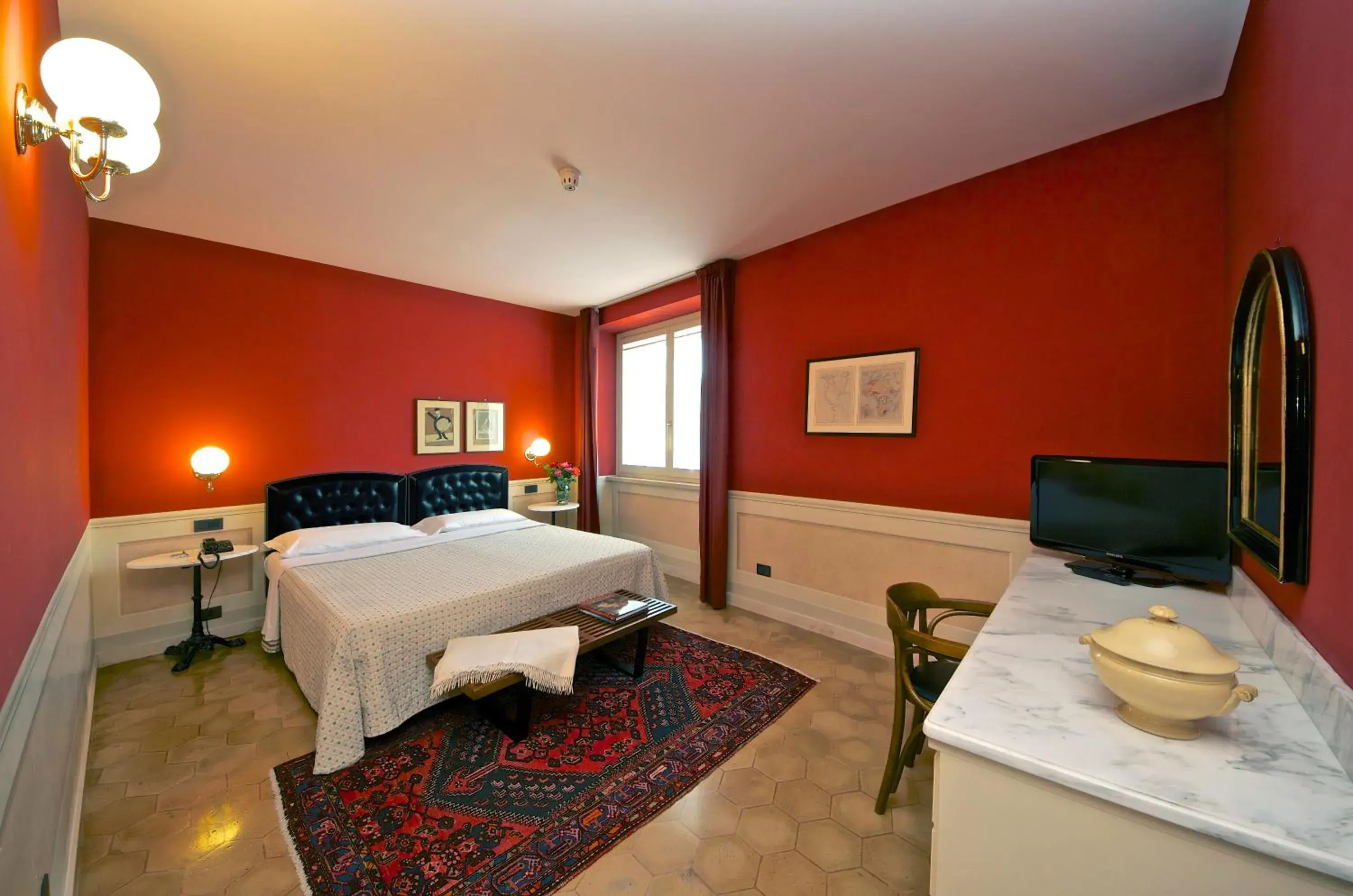 Bed in Hotel San Luca