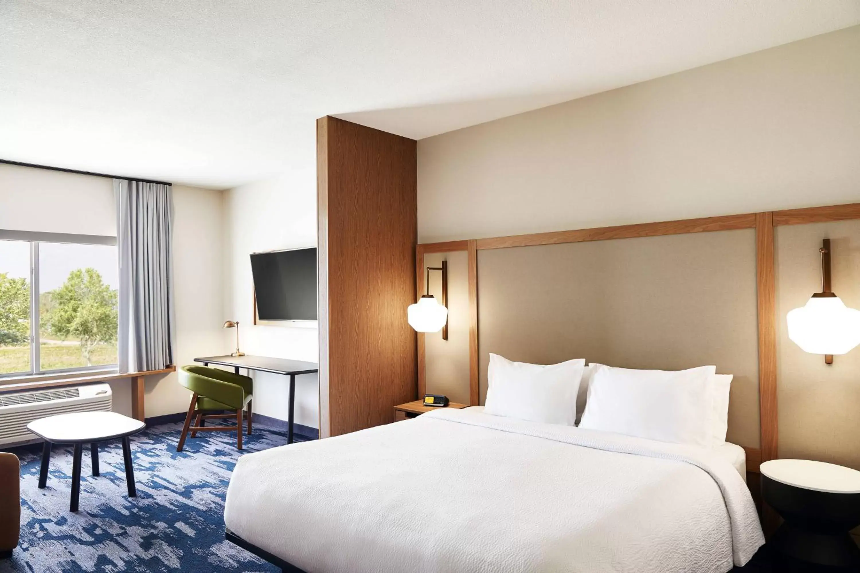 Bedroom, Bed in Fairfield Inn & Suites by Marriott Kansas City Belton