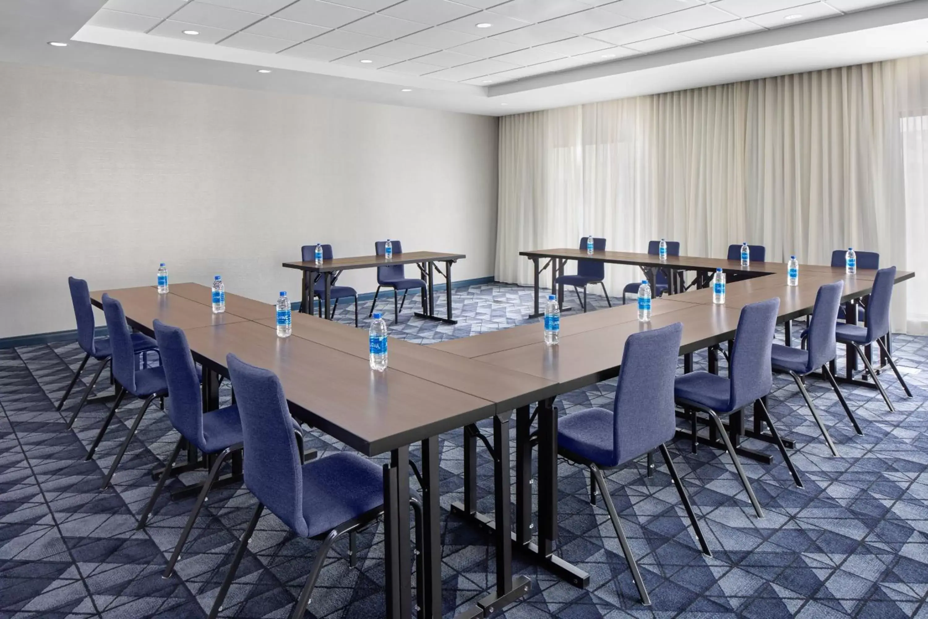 Meeting/conference room in Courtyard by Marriott Lansing Downtown