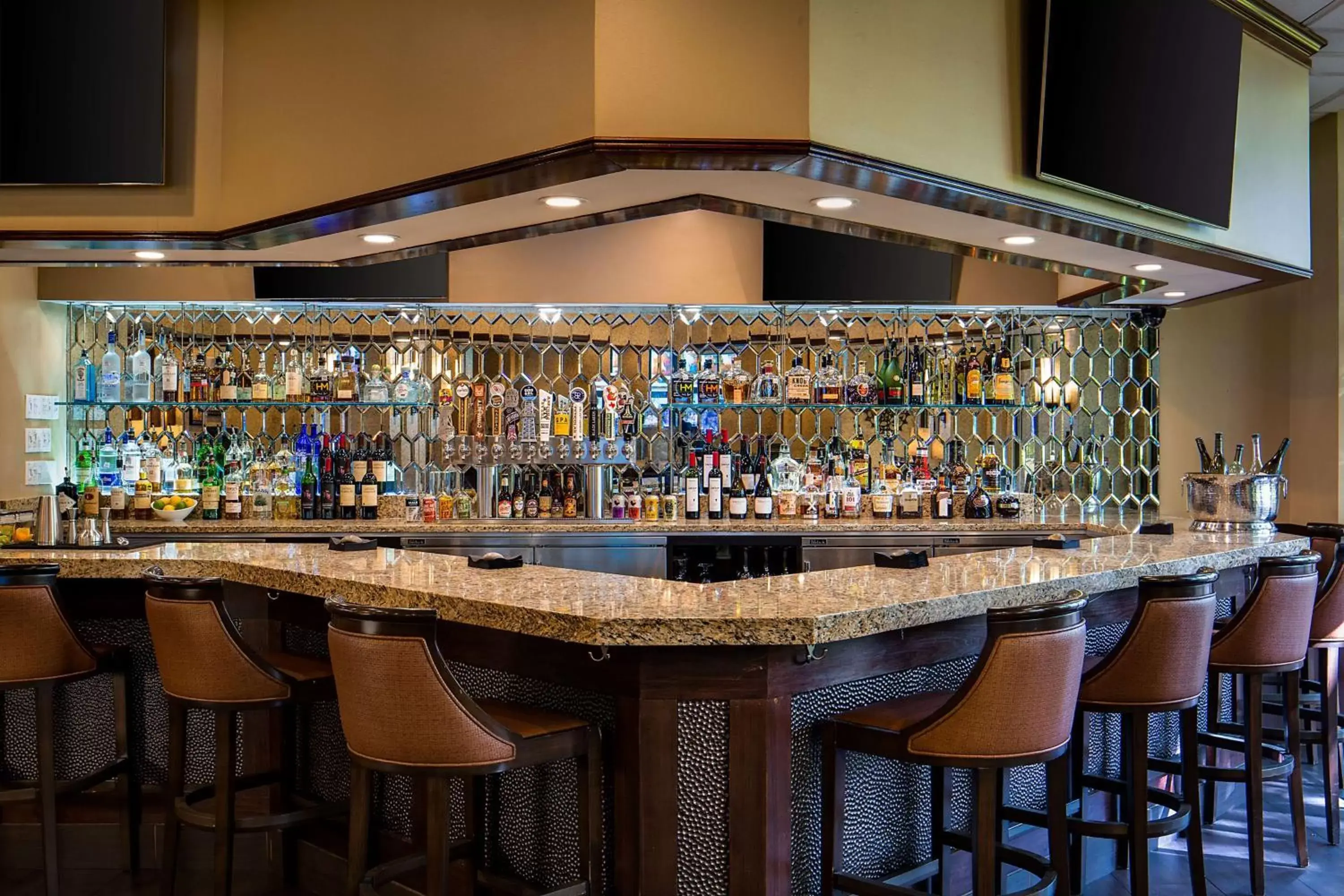 Restaurant/places to eat in Embassy Suites by Hilton Dallas-Love Field Restaurant/places to eat in Embassy Suites by Hilton Dallas-Love Field