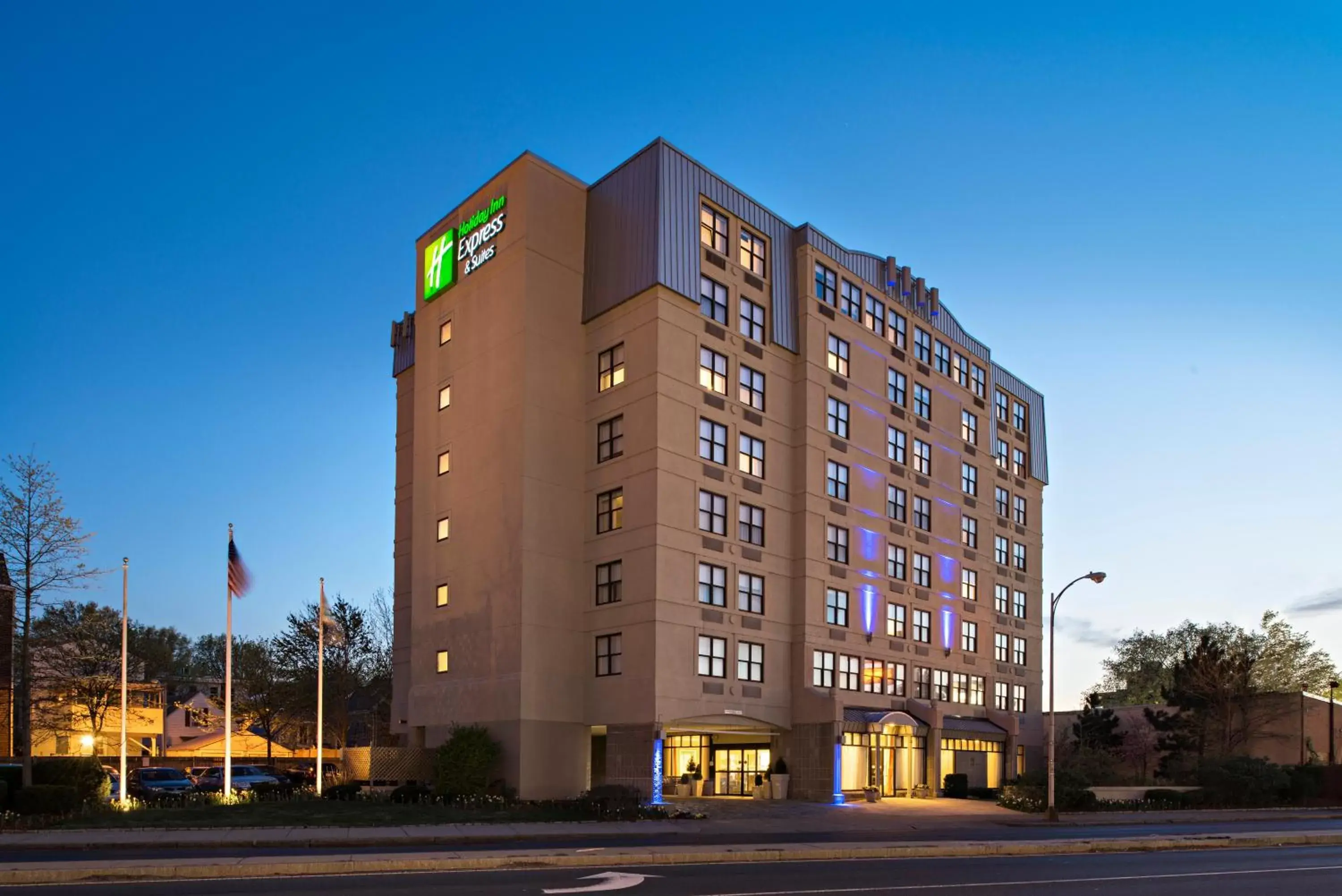 Property building in Holiday Inn Express & Suites Boston - Cambridge by IHG Property building in Holiday Inn Express & Suites Boston - Cambridge by IHG