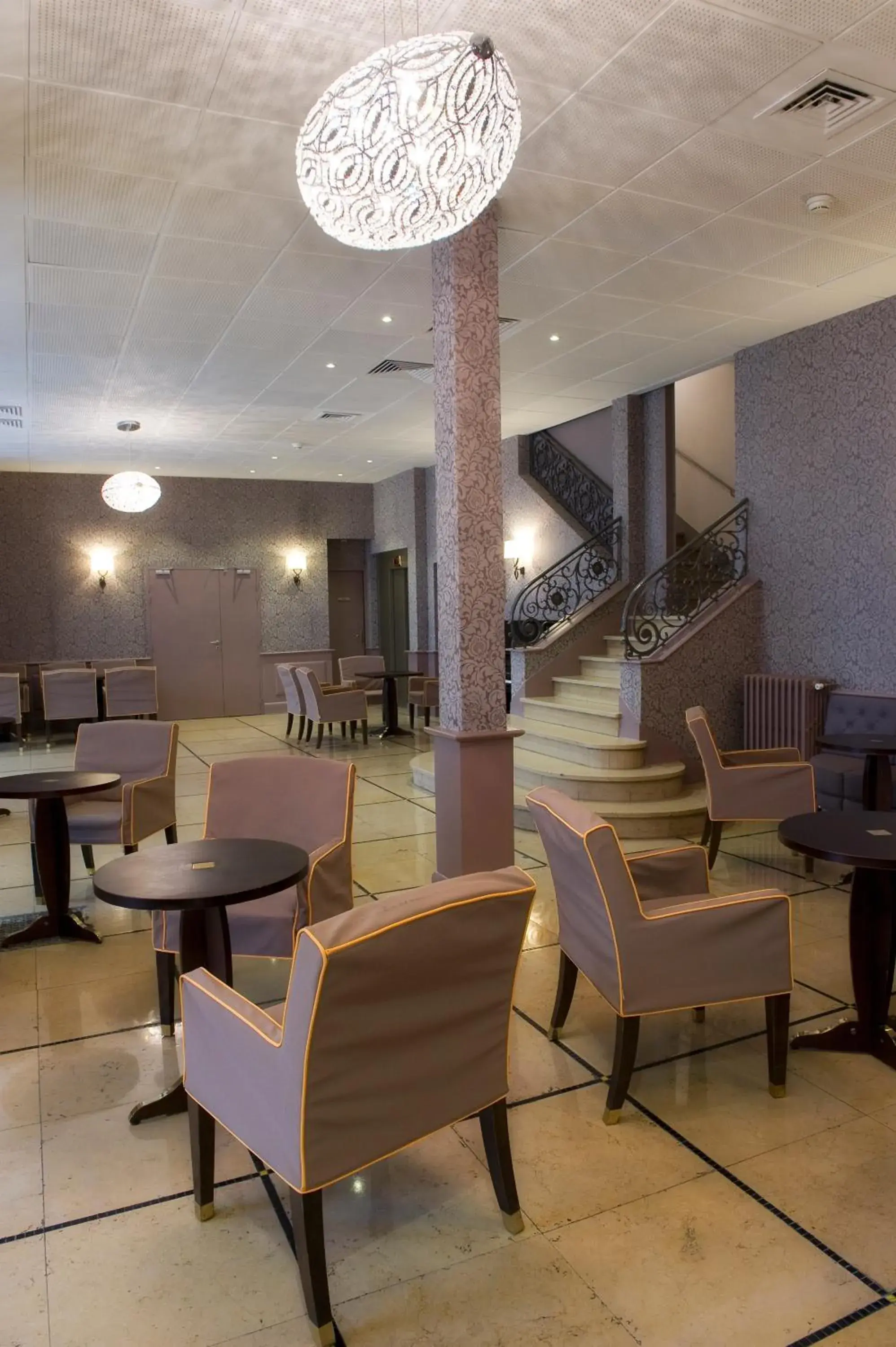 Communal lounge/ TV room, Lobby/Reception in Inter Hotel Astoria-Vatican