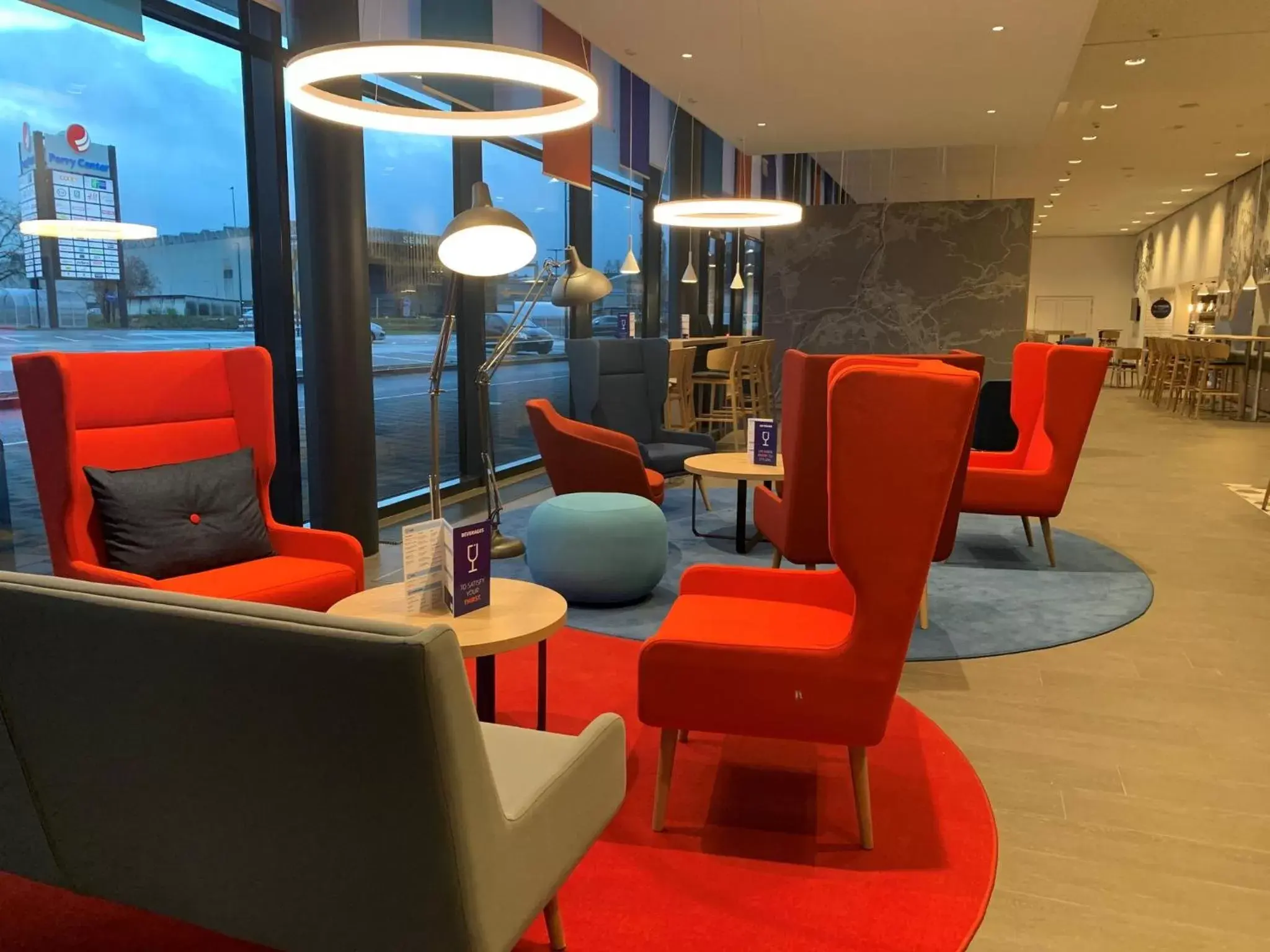 Property building, Lounge/Bar in Holiday Inn Express - Aarburg - Oftringen, an IHG Hotel