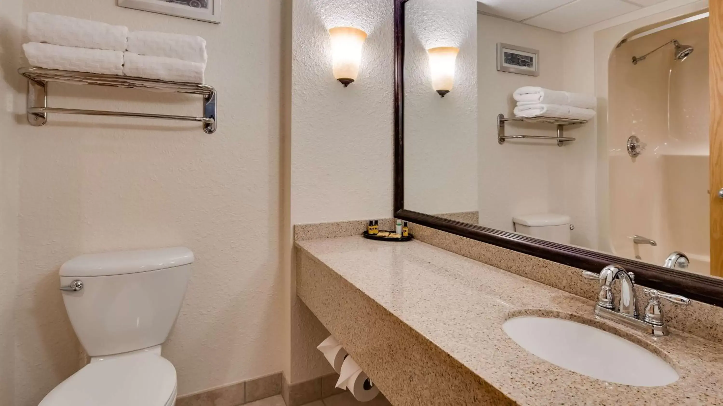 Bathroom in Best Western Plus Longbranch Hotel & Convention Center