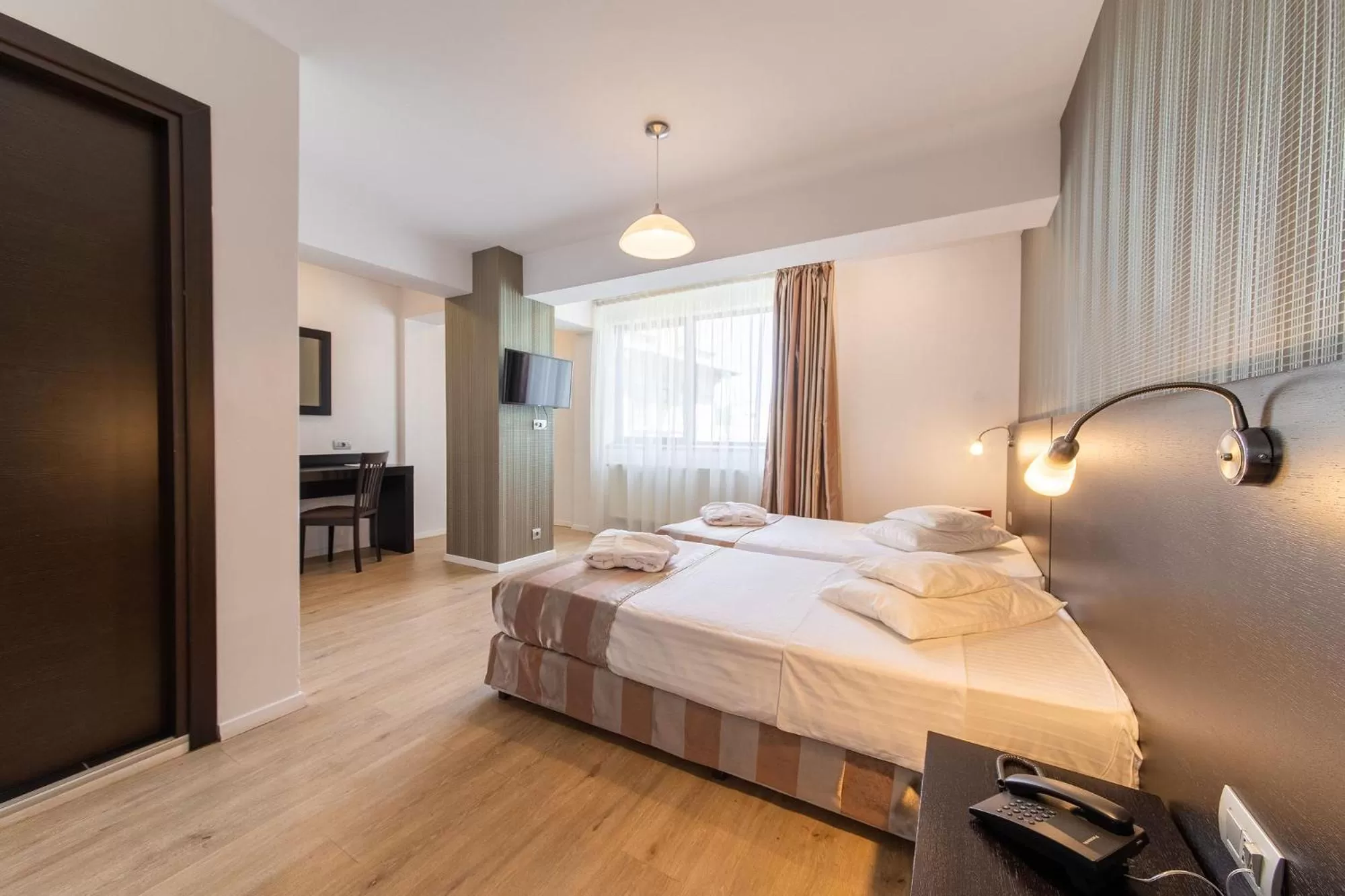 Photo of the whole room, Bed in Hotel Parliament