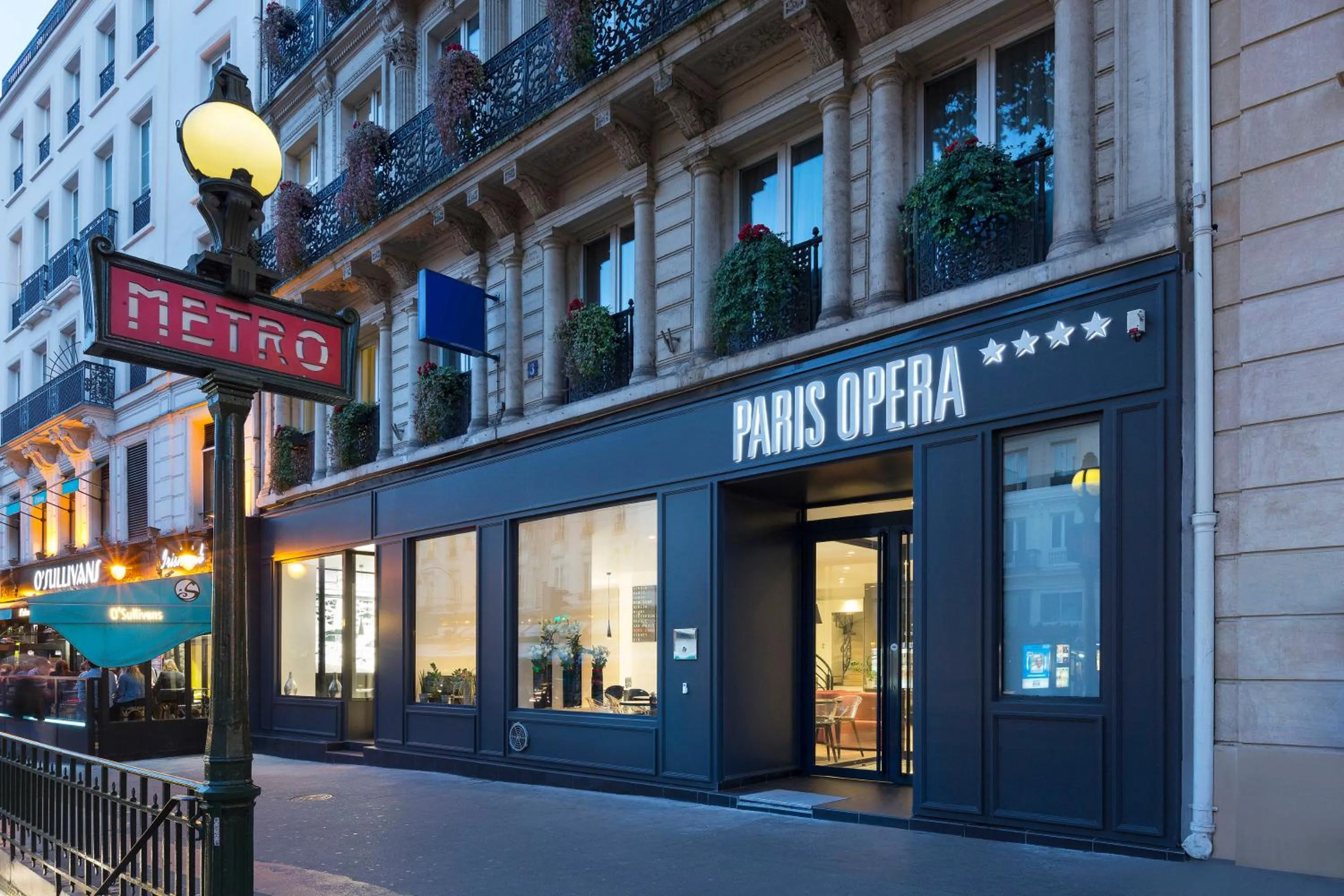 Facade/entrance in Hotel Paris Opera Affiliated by Meliá