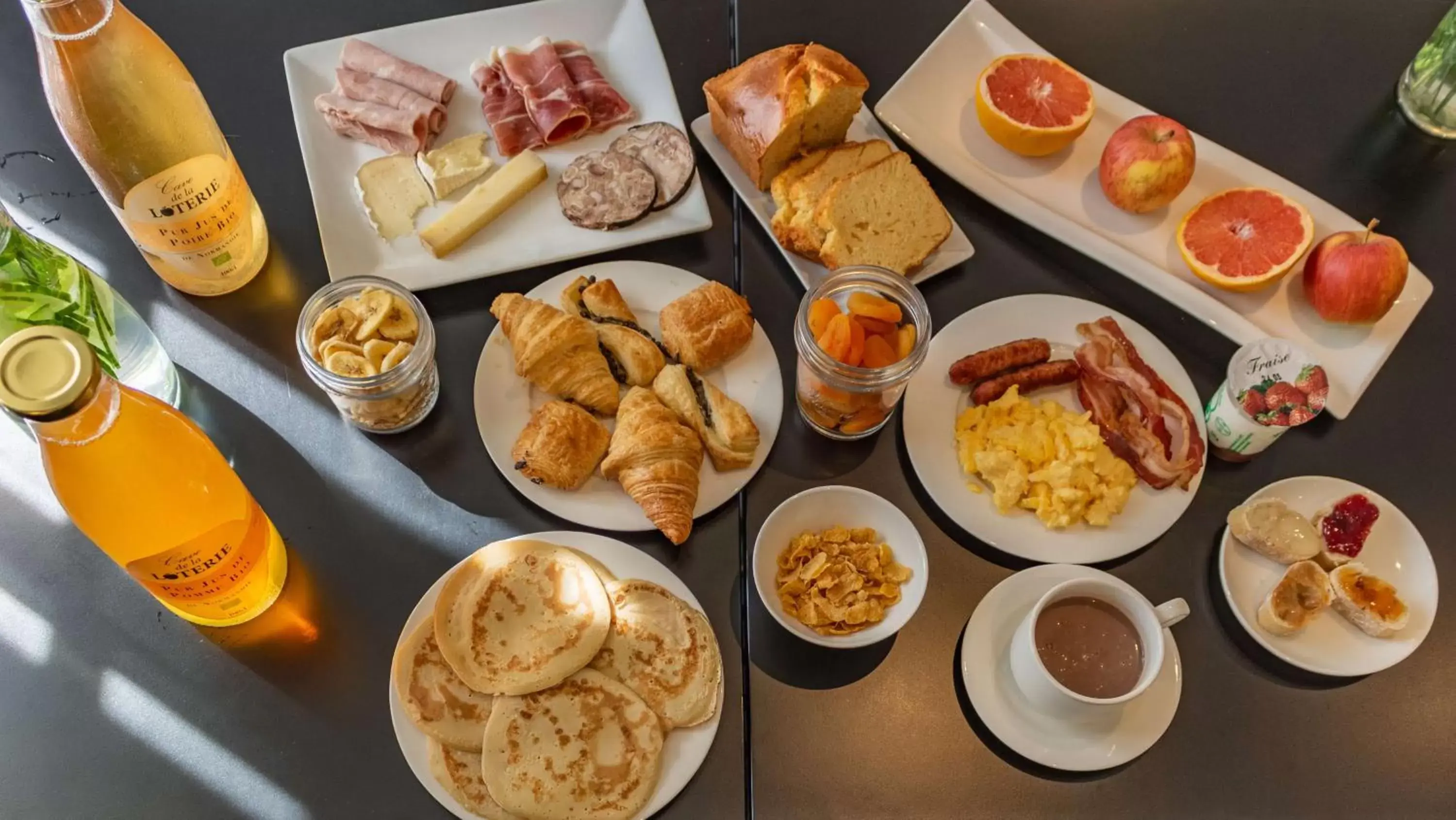 Breakfast in Best Western Plus Le Moderne