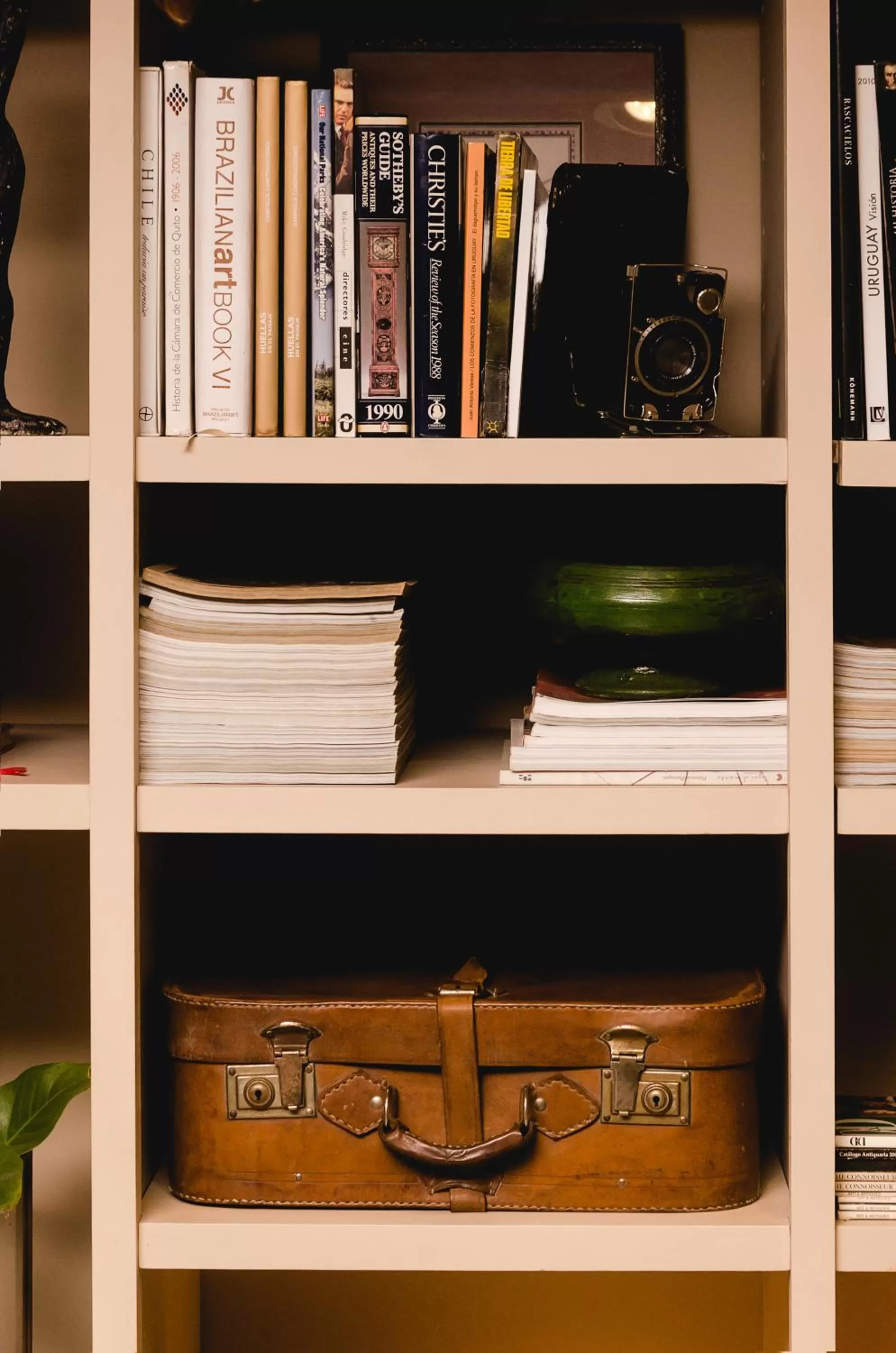 Library in 27 Suites Hotel