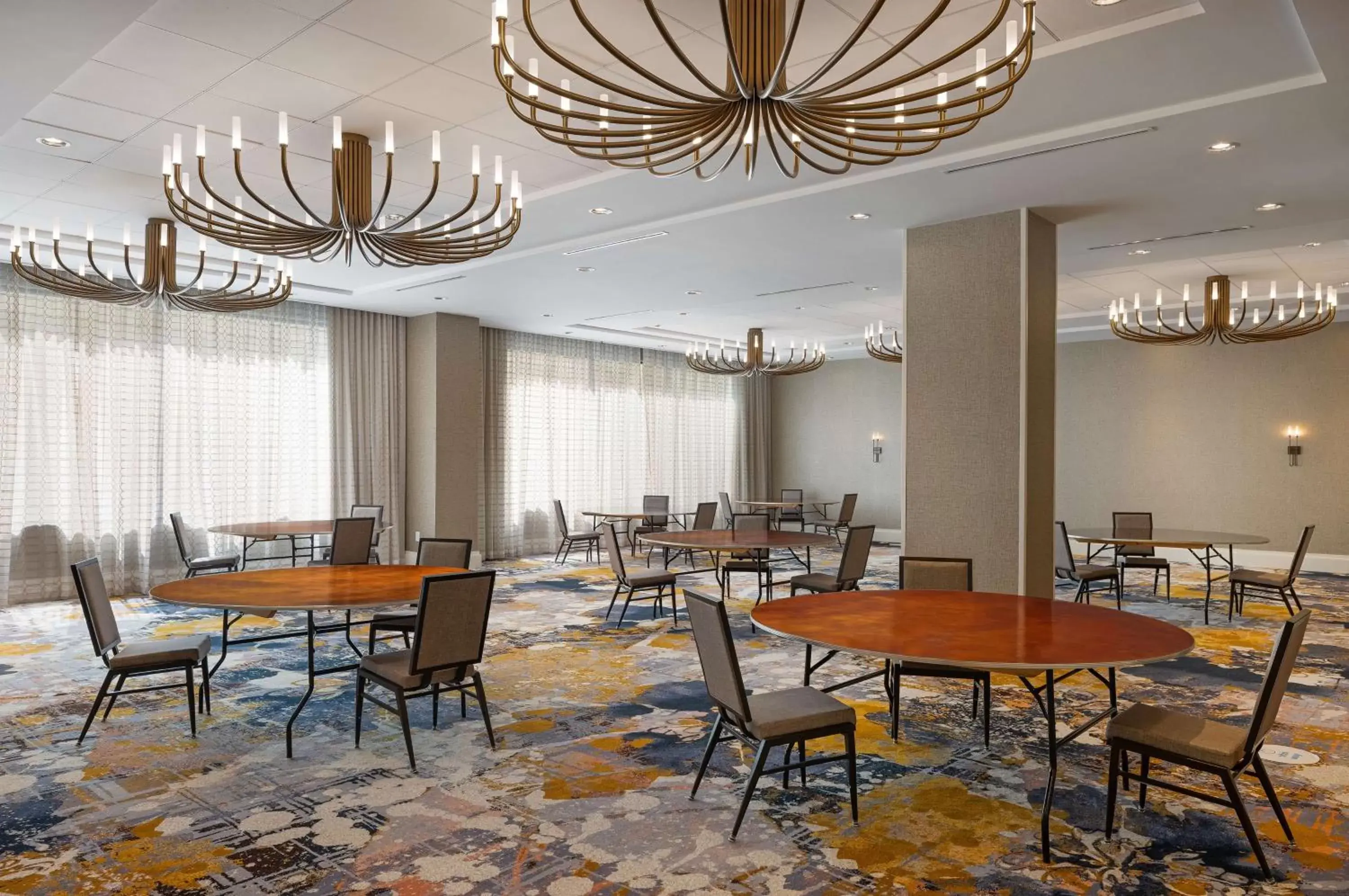 Meeting/conference room, Restaurant/Places to Eat in Embassy Suites by Hilton Atlanta Buckhead