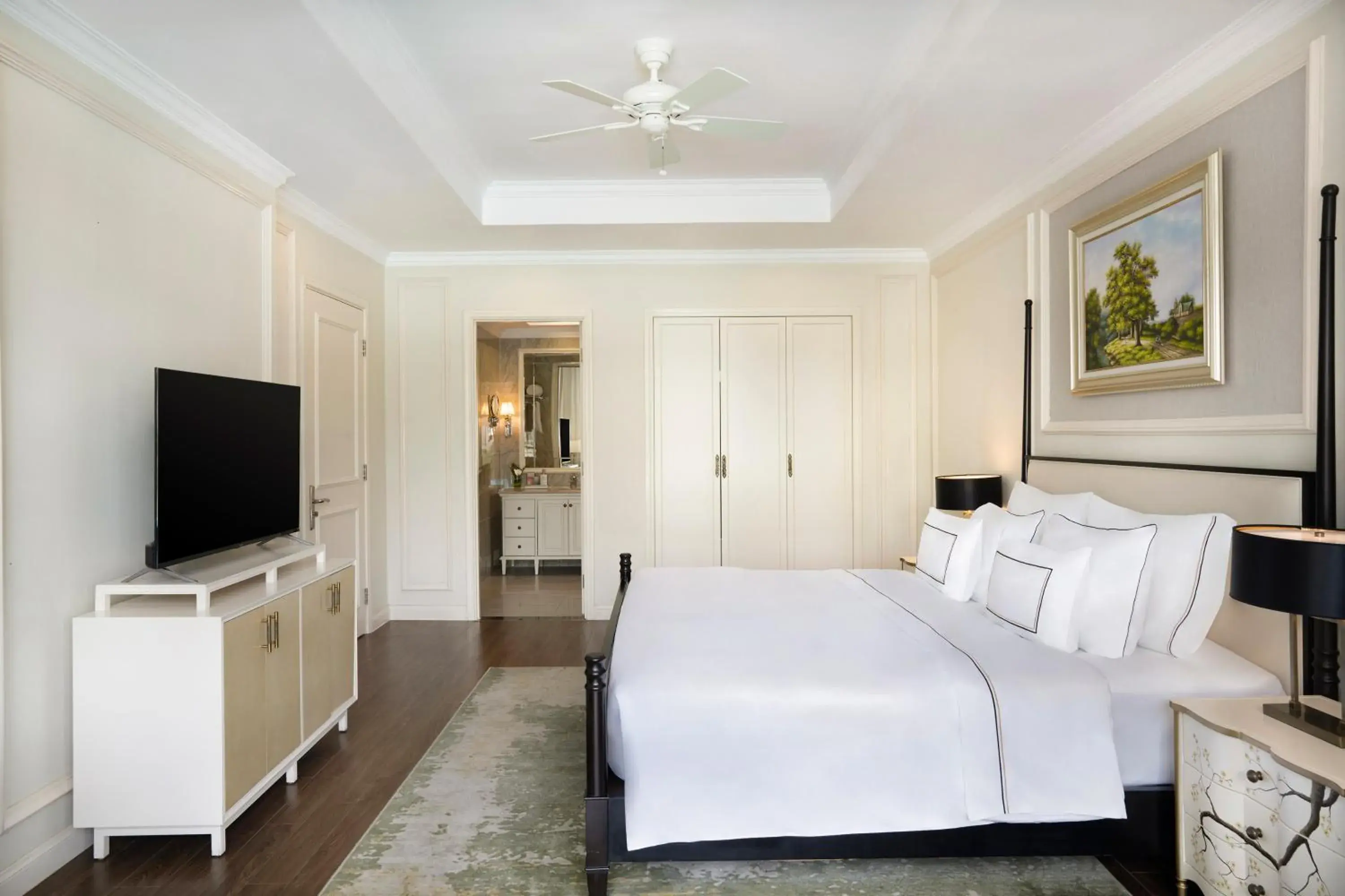 Bed in Melia Vinpearl Phu Quoc