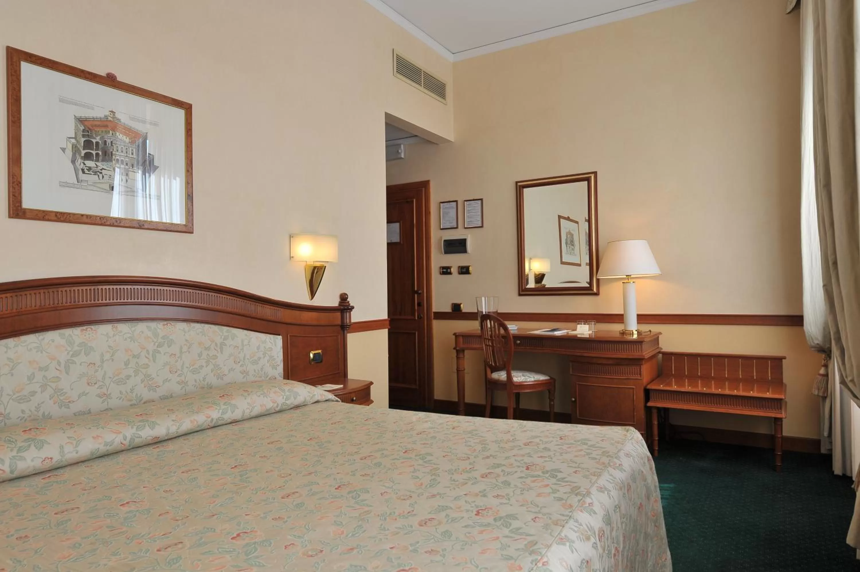 Photo of the whole room, Bed in Hotel degli Orafi