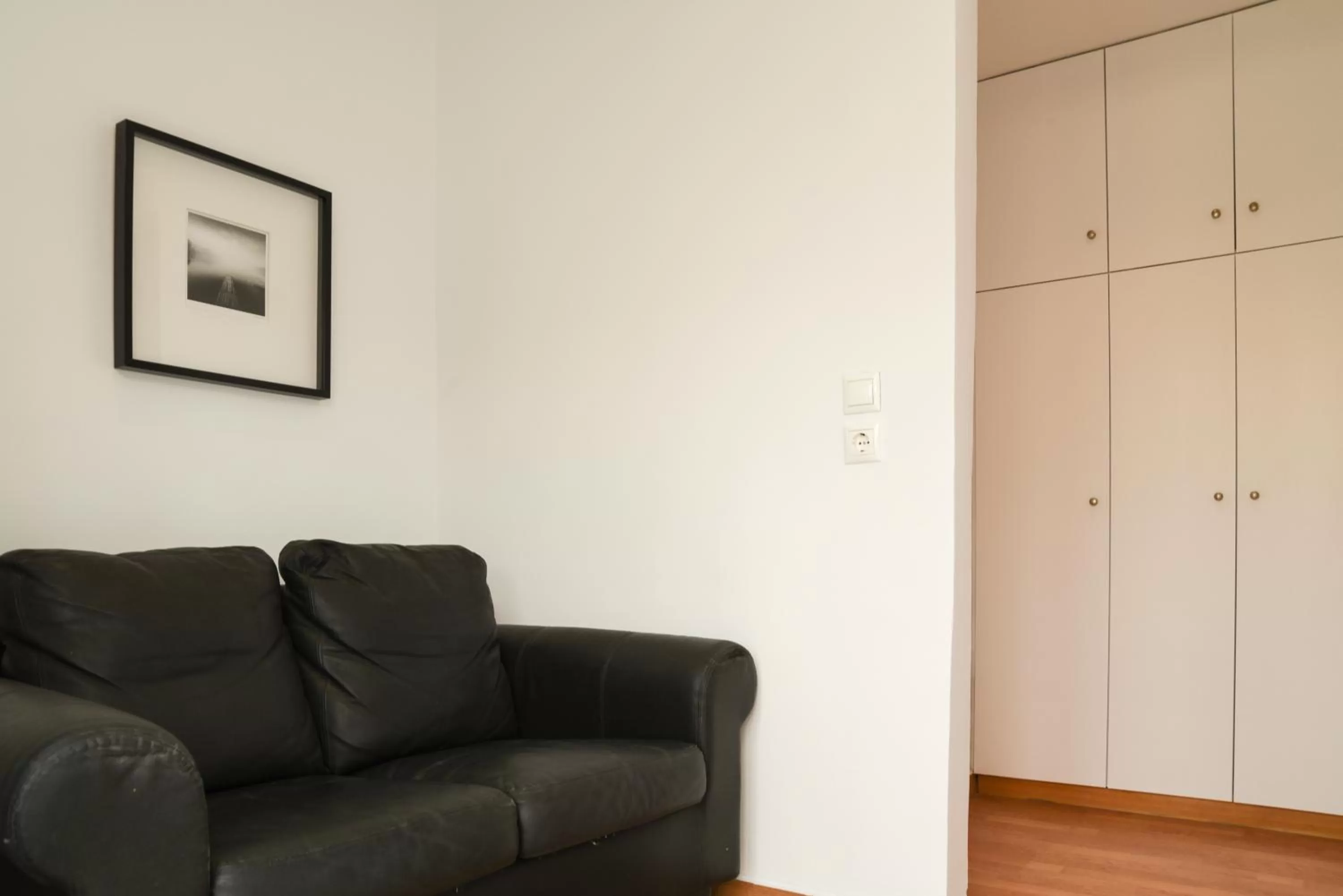 Seating area in HOTEL_TIER