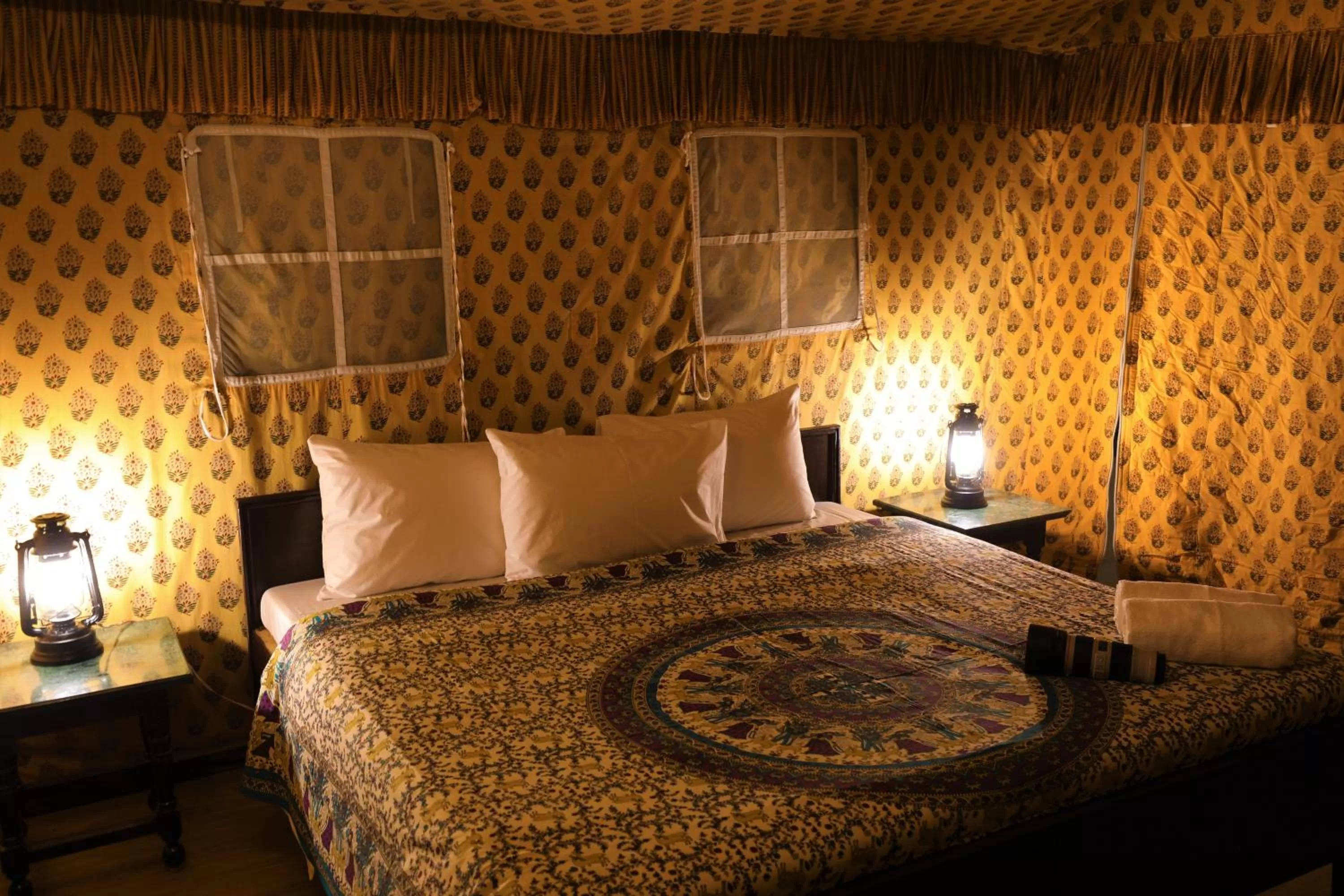 Bed in Camp Paridhi Ranthambhore, Homestay