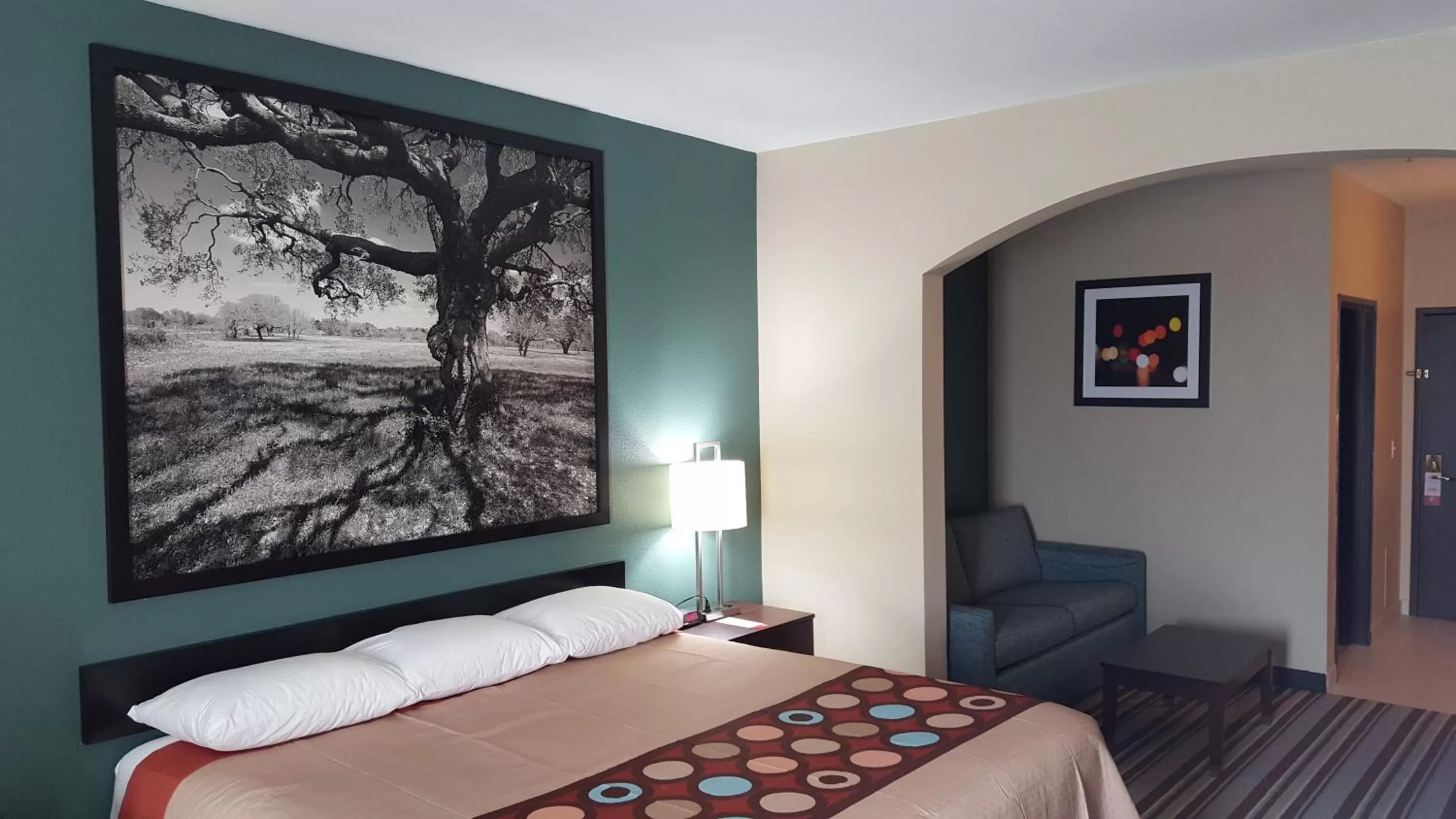 Photo of the whole room, Bed in Super 8 by Wyndham Port Arthur/Nederland Area