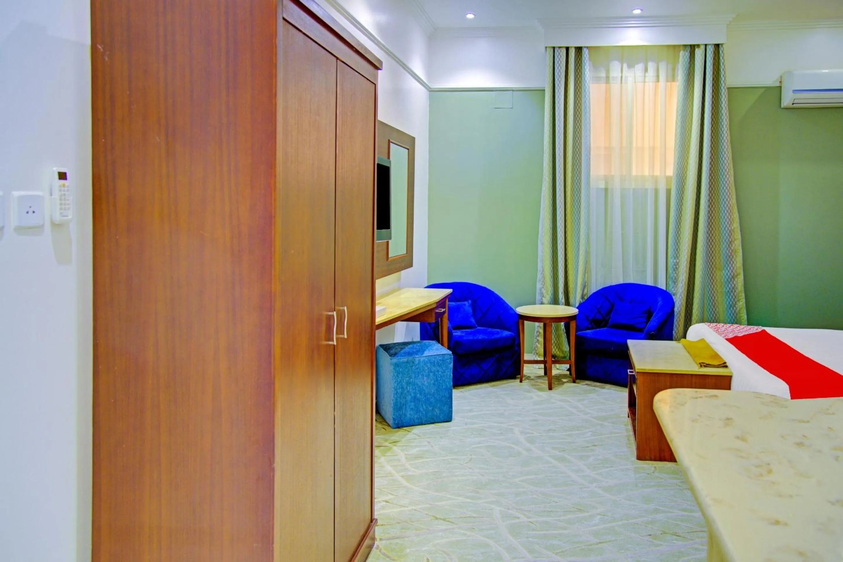 Seating Area in OYO 401 Al Zaidan For Furnished Units