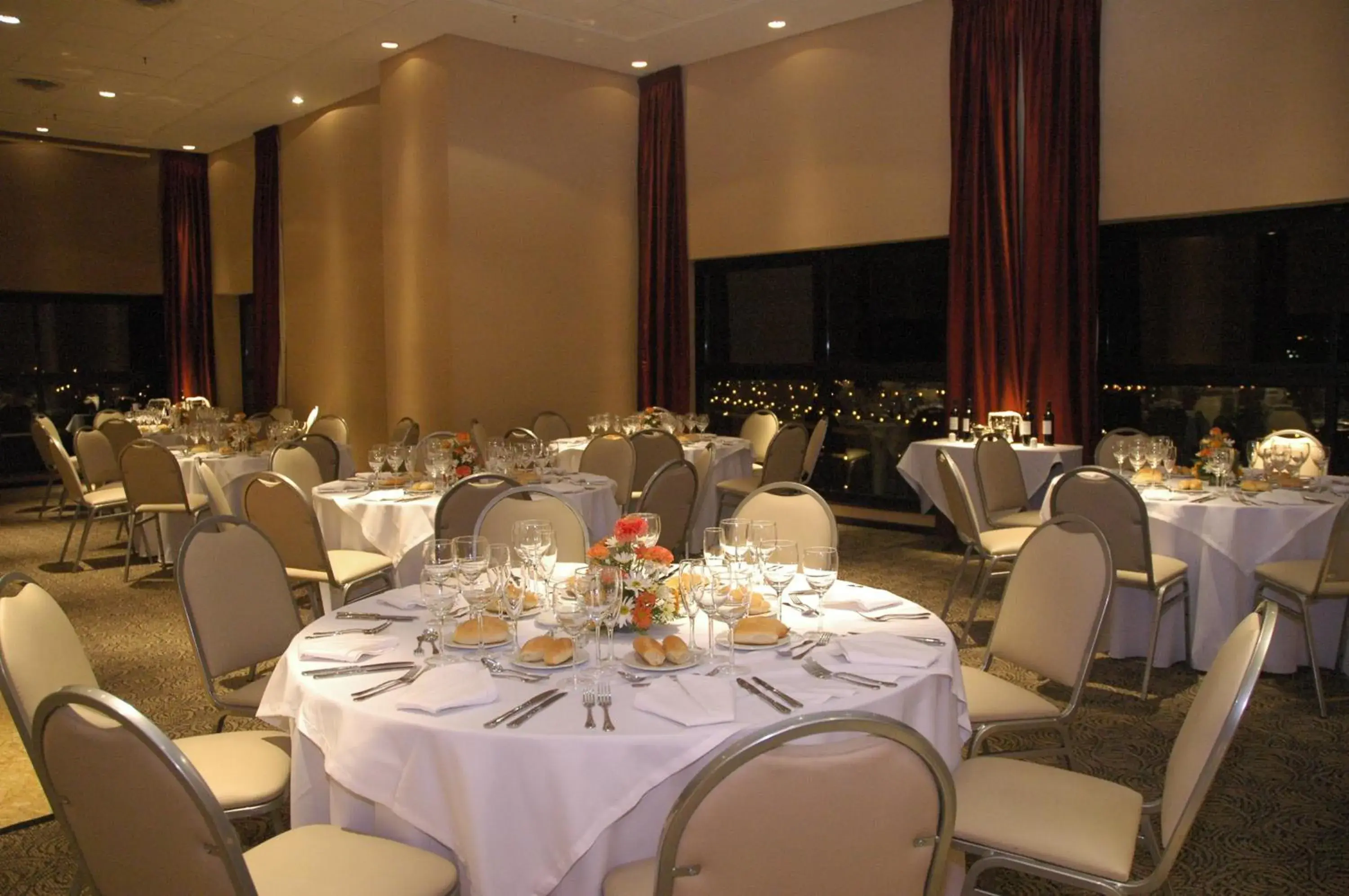 Banquet/Function facilities, Restaurant/Places to Eat in Howard Johnson Plaza Jujuy