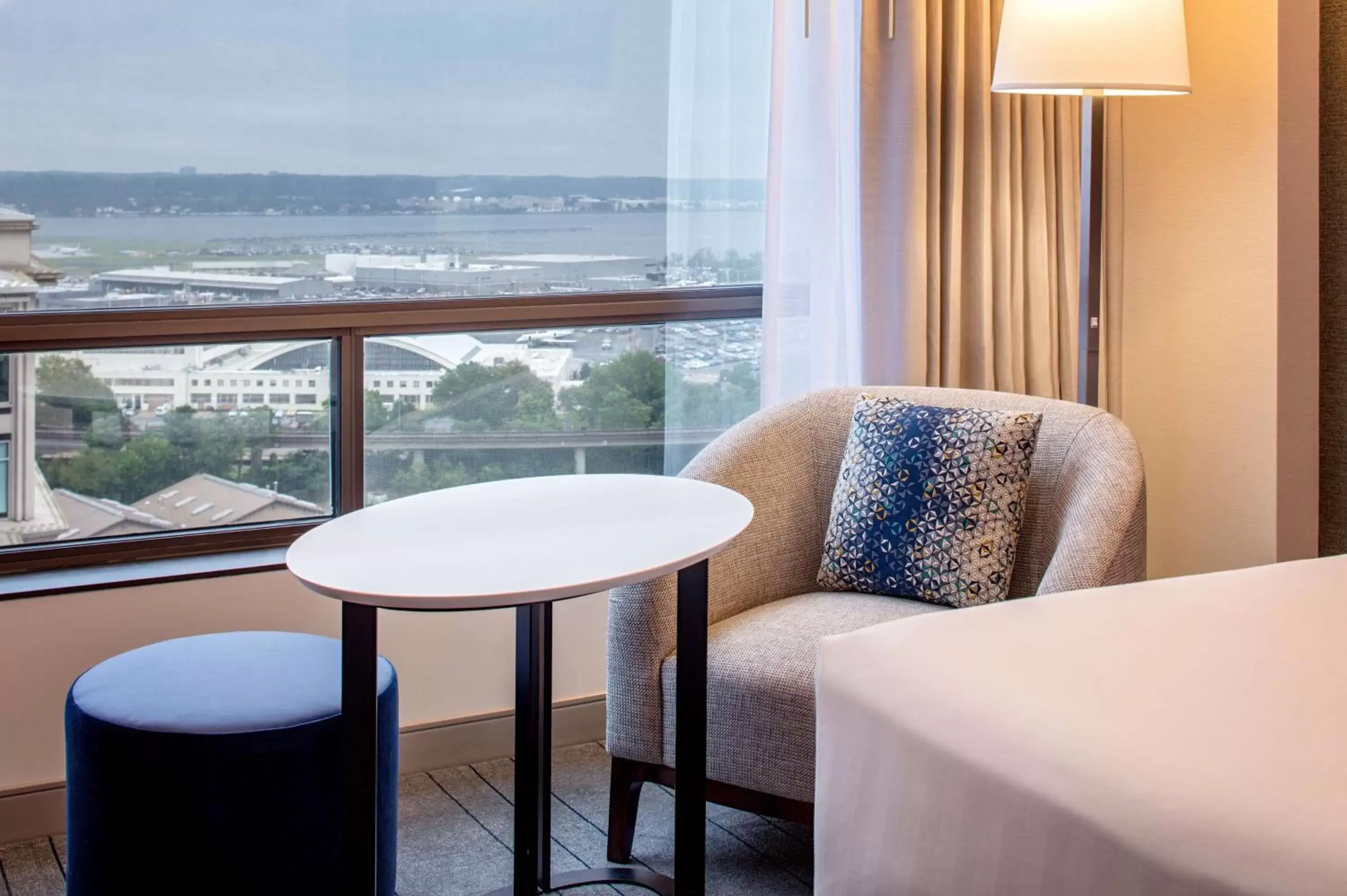 Bedroom, Seating Area in Hyatt Regency Crystal City at Reagan National Airport