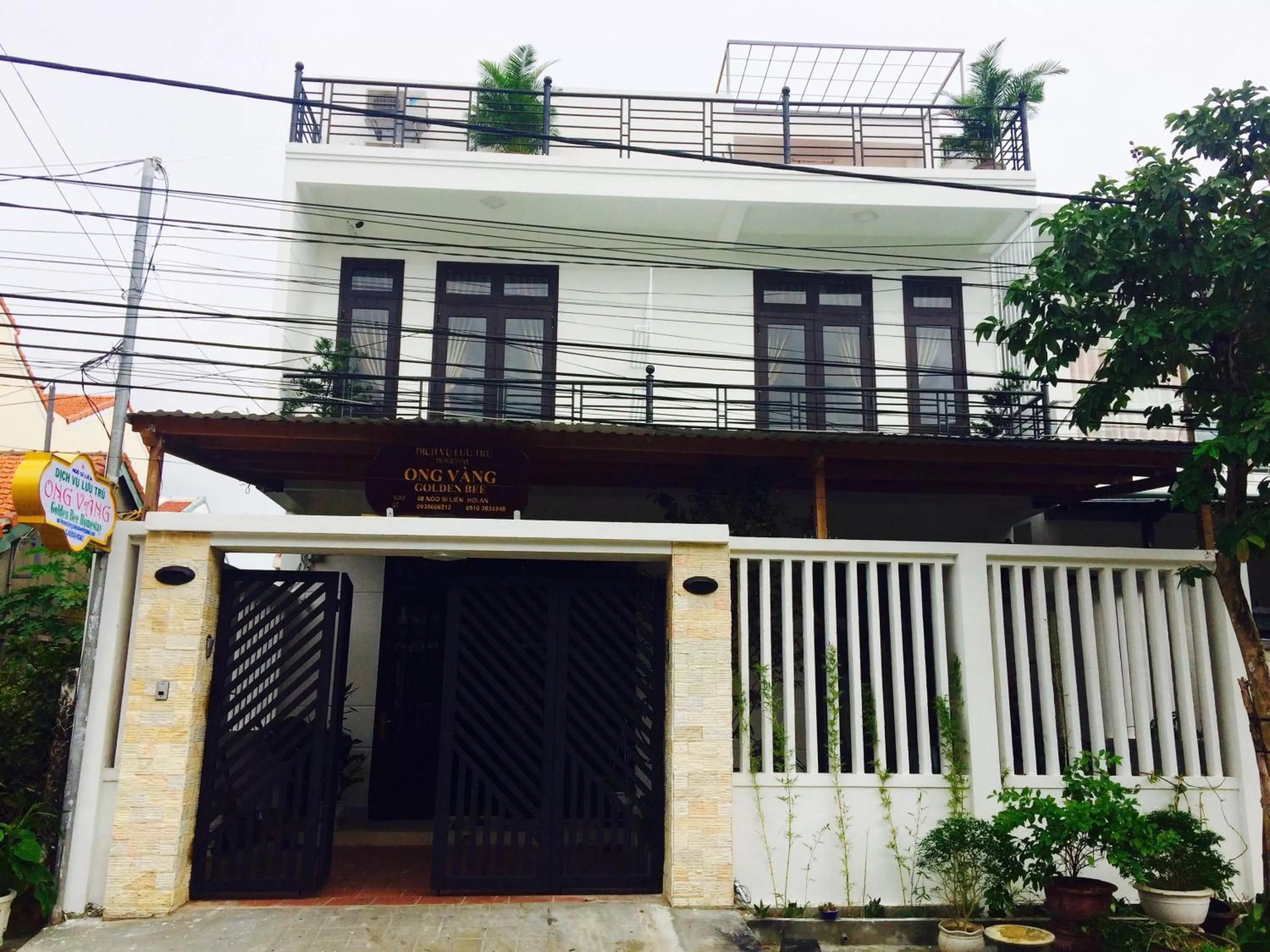 Property building in Golden Bee Homestay