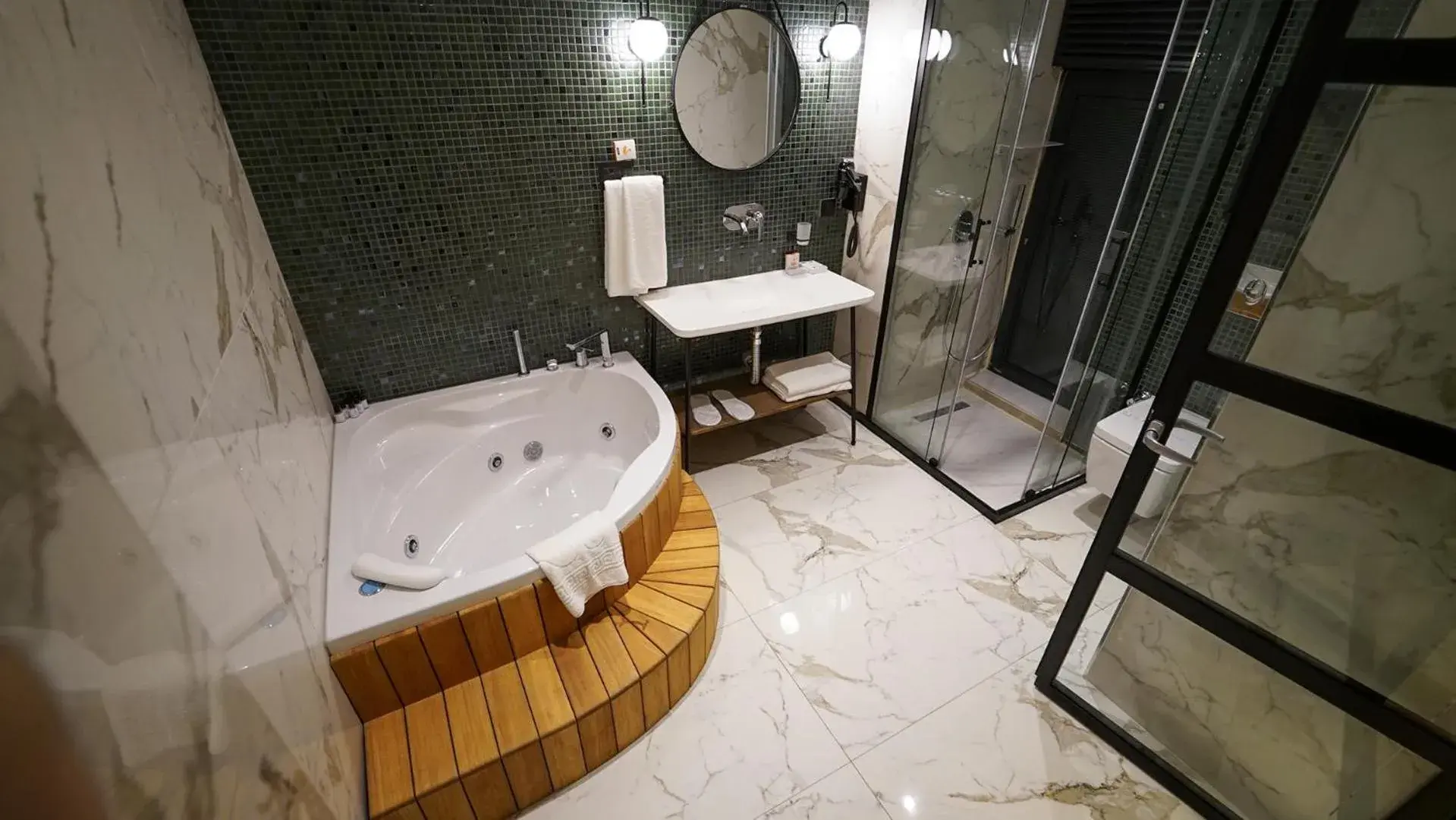 Shower, Bathroom in Fragments Hotel