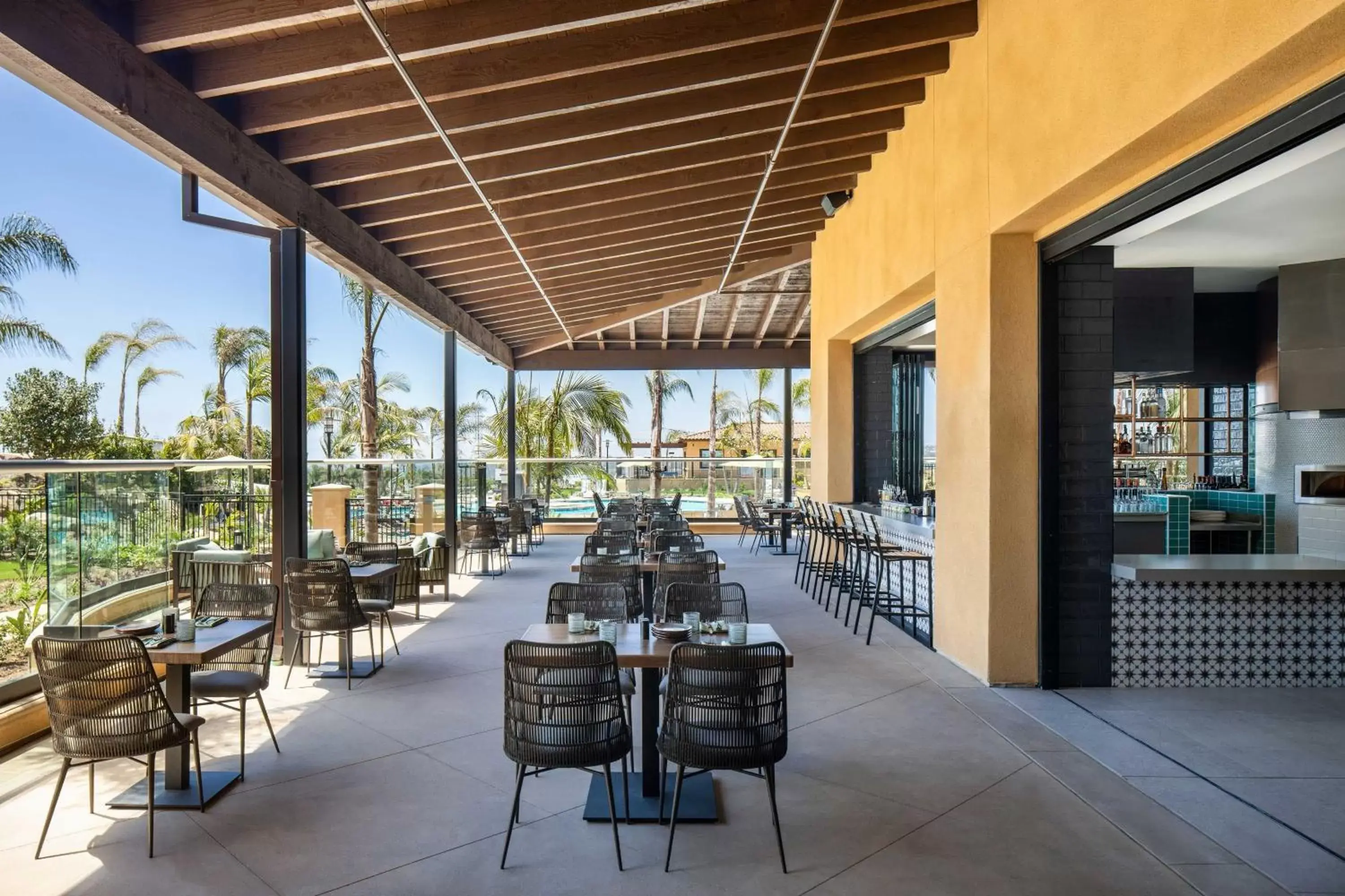 Property building, Restaurant/Places to Eat in Sheraton Carlsbad Resort & Spa