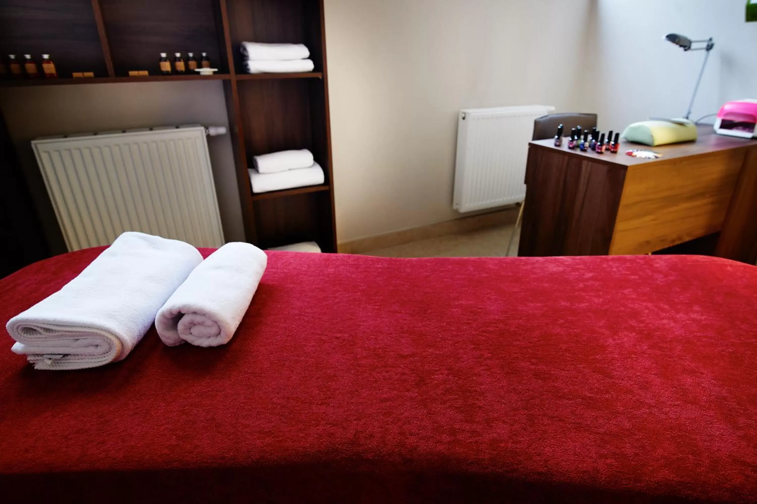 Massage, Bed in Hotel Imperiale