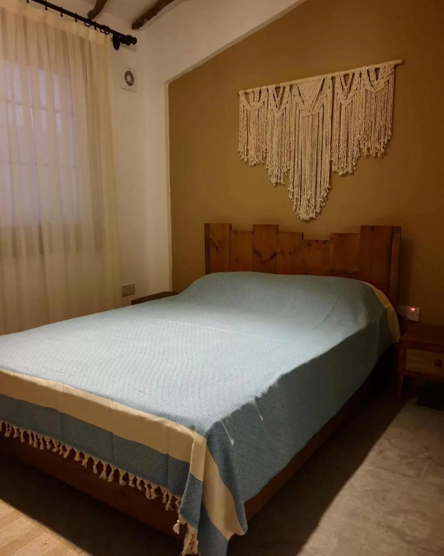 Bed in Sunside Inn Hotel