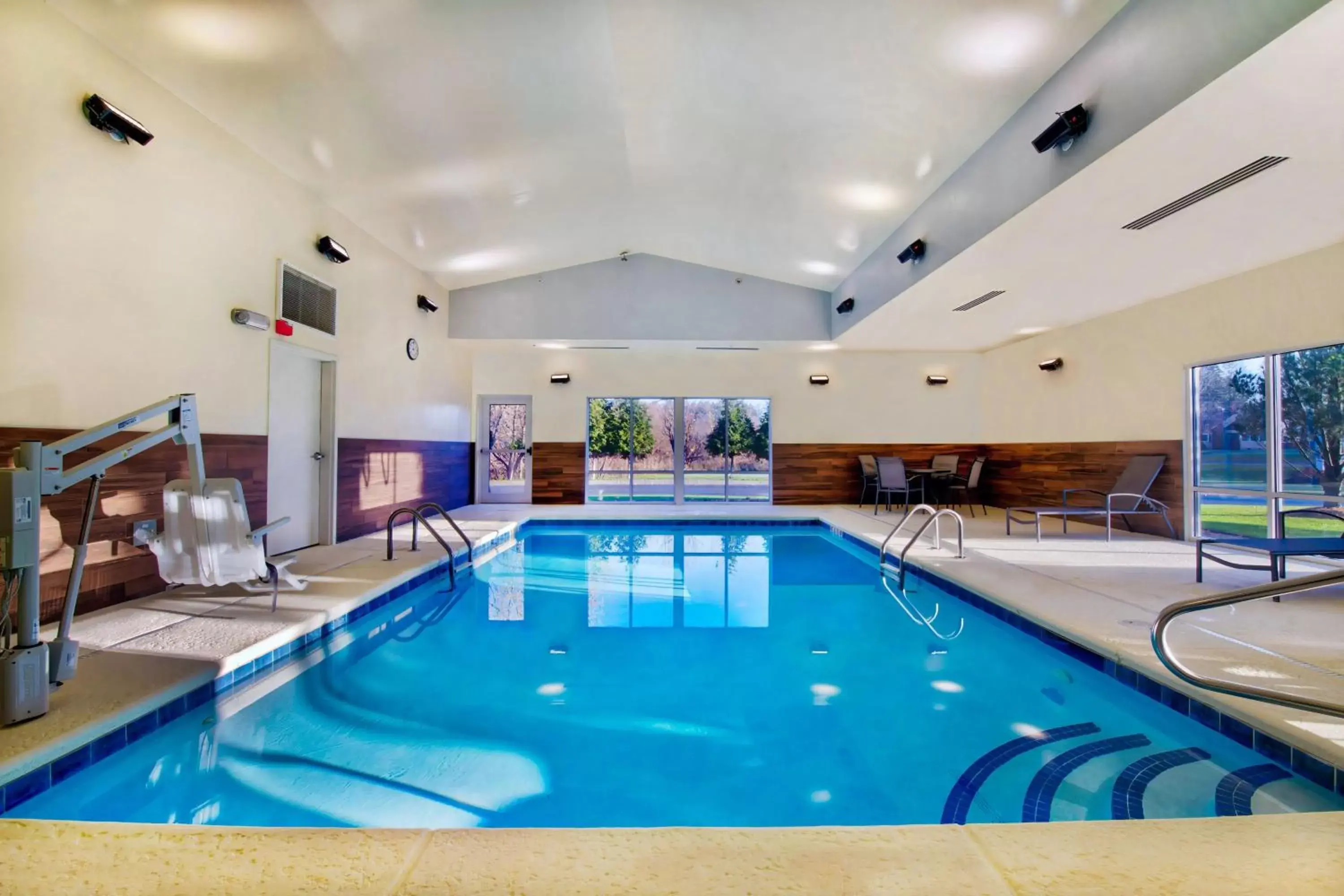 Swimming Pool in Fairfield Inn & Suites by Marriott Cortland