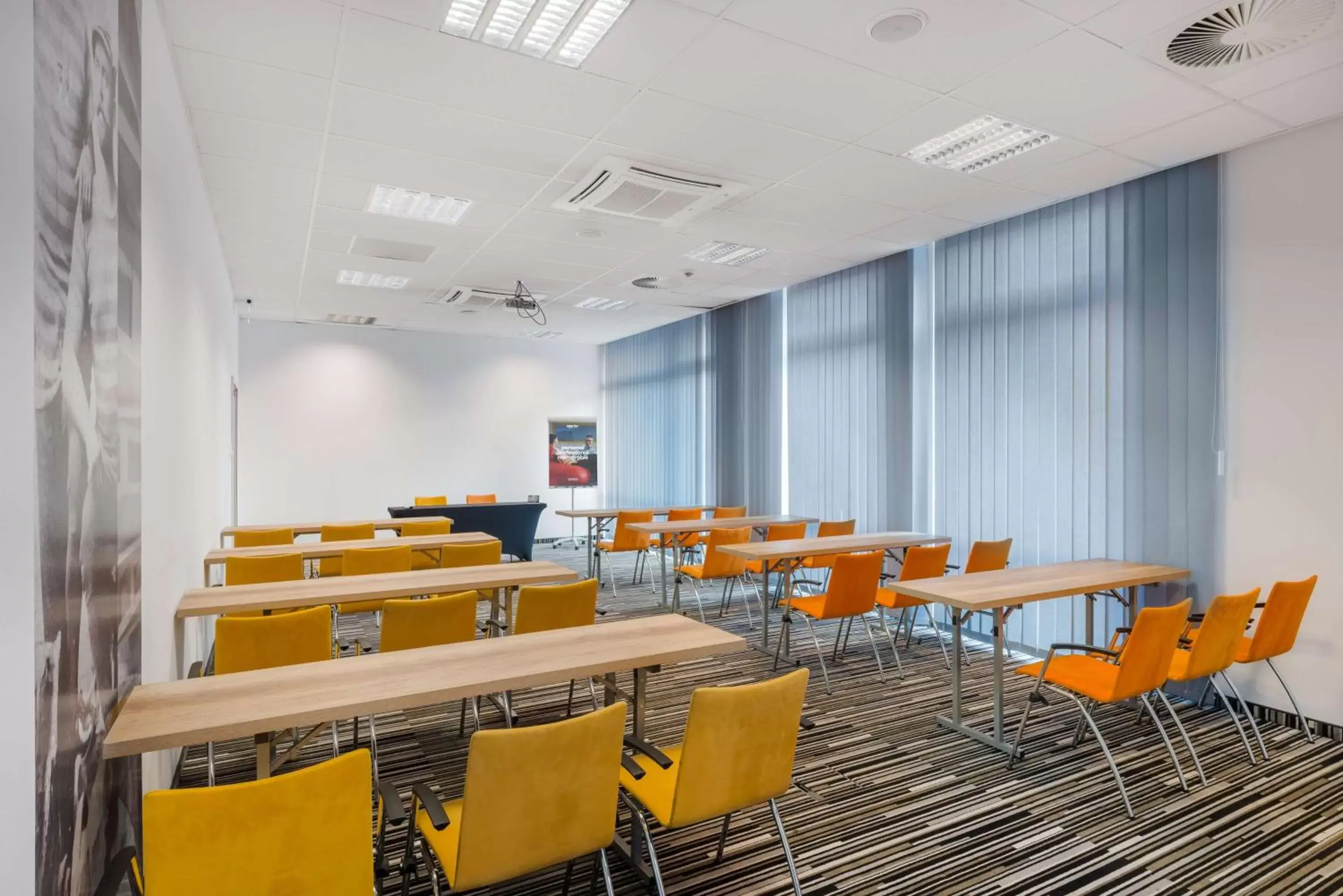 Meeting/conference room, Restaurant/Places to Eat in Park Inn By Radisson Budapest