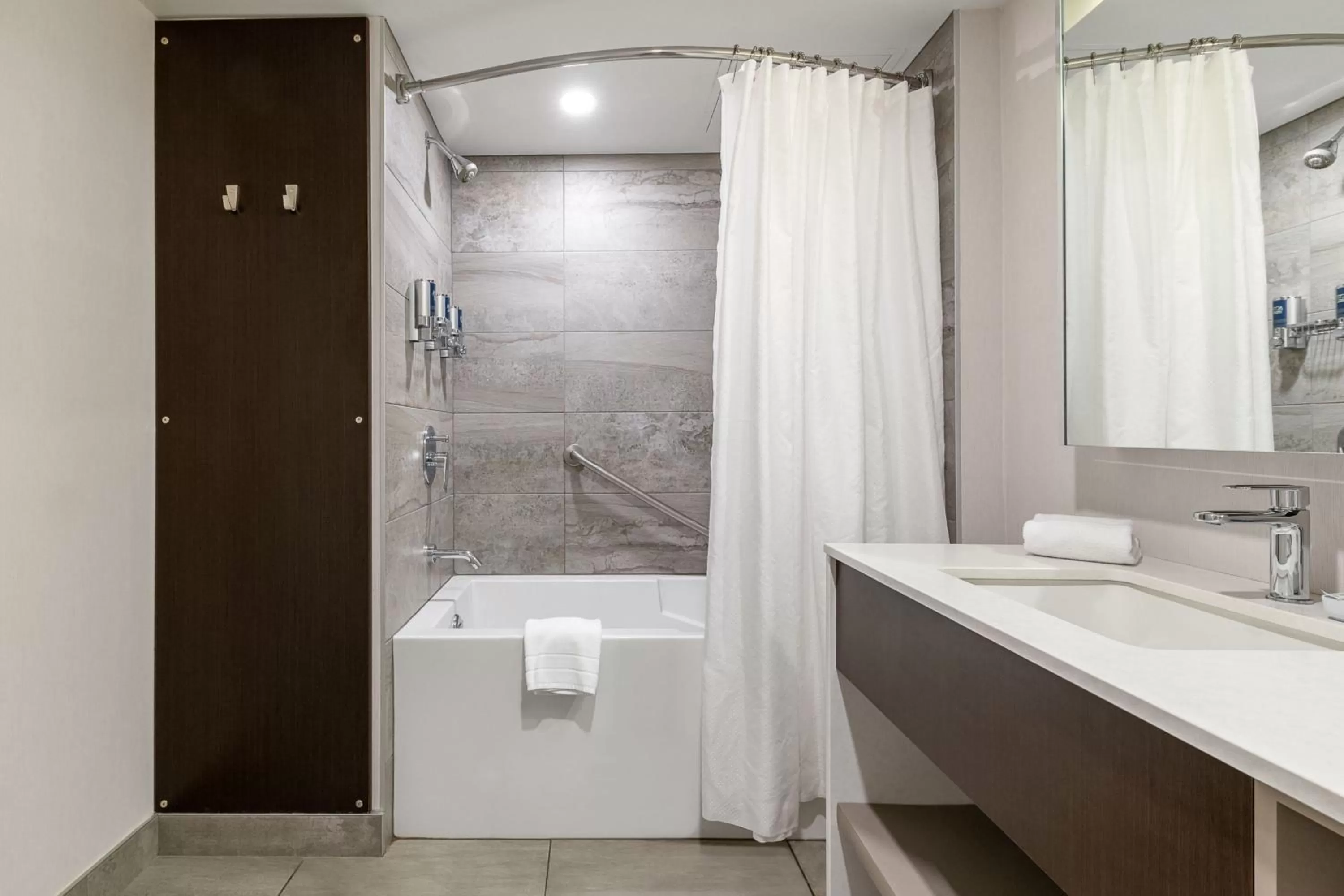 Bathroom in Four Points by Sheraton Lévis Convention Centre