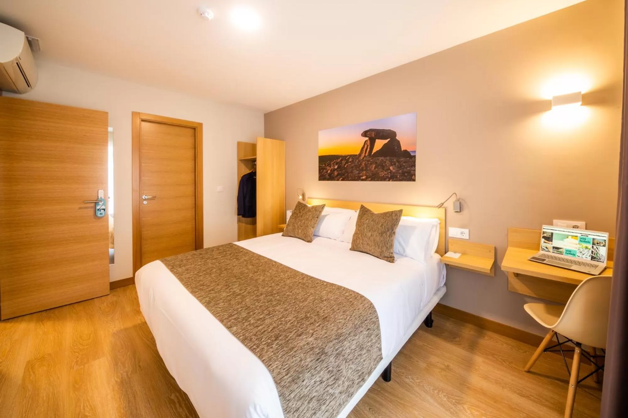 Bed in Hotel Vas Vitoria AutoCheckIn