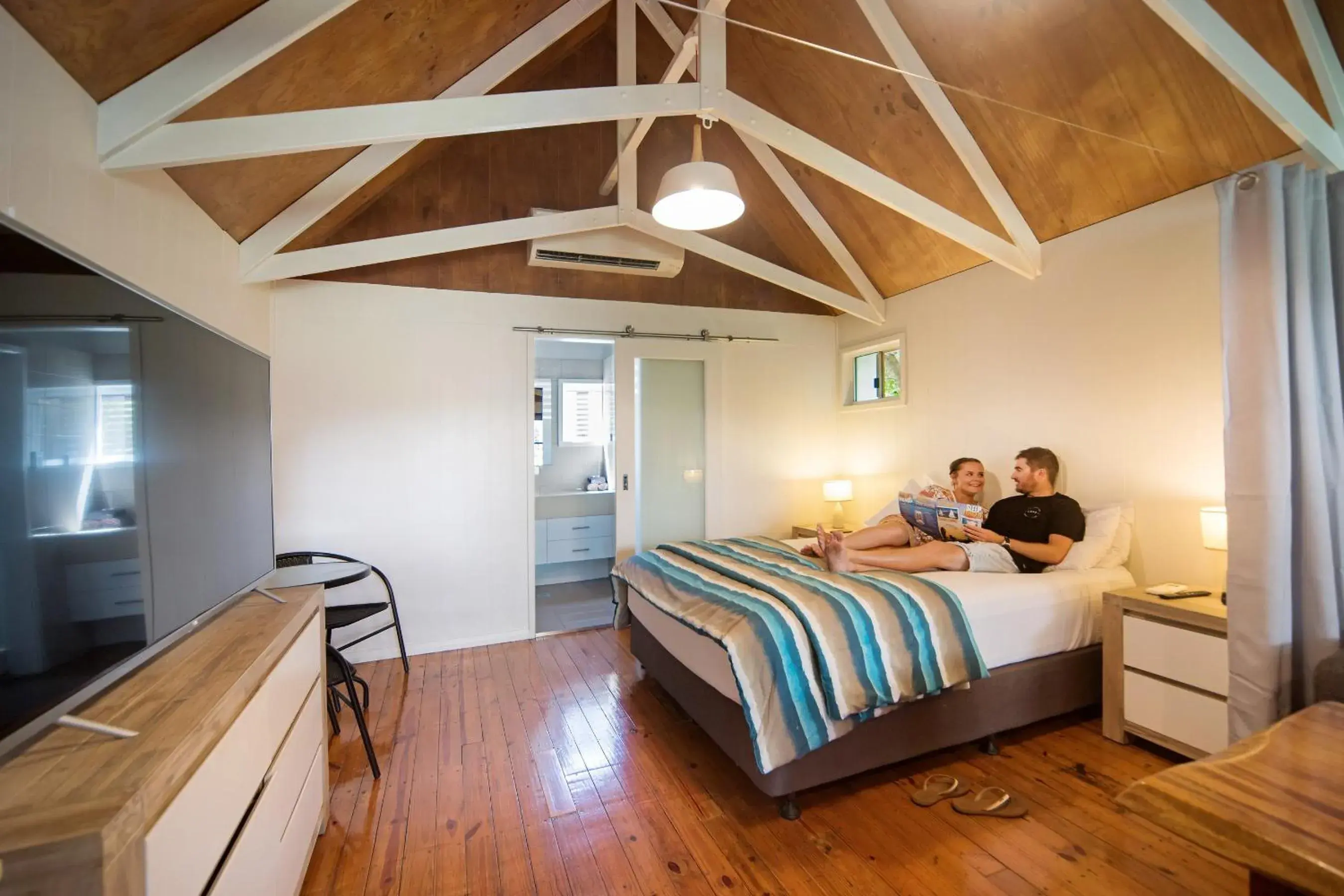 Bed in Airlie Beach Magnums - Adults Only