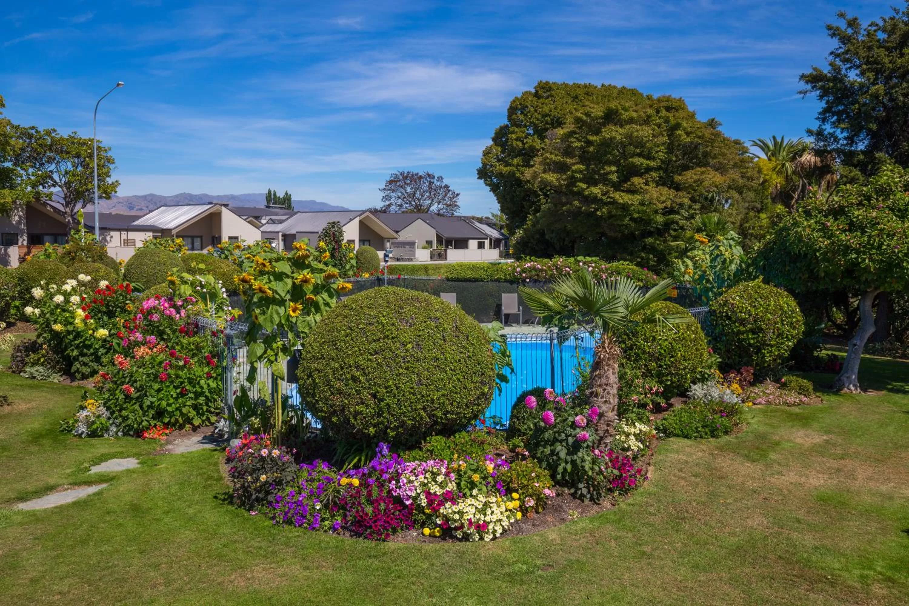 Garden in Middle Park Motel