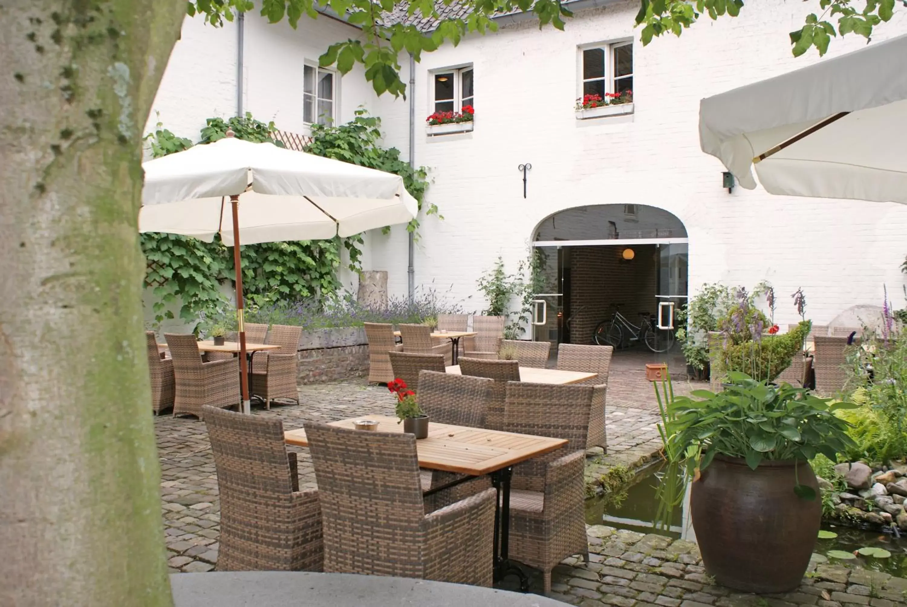 Balcony/Terrace in Fletcher Hotel-Restaurant Kasteel Erenstein Balcony/Terrace in Fletcher Hotel-Restaurant Kasteel Erenstein