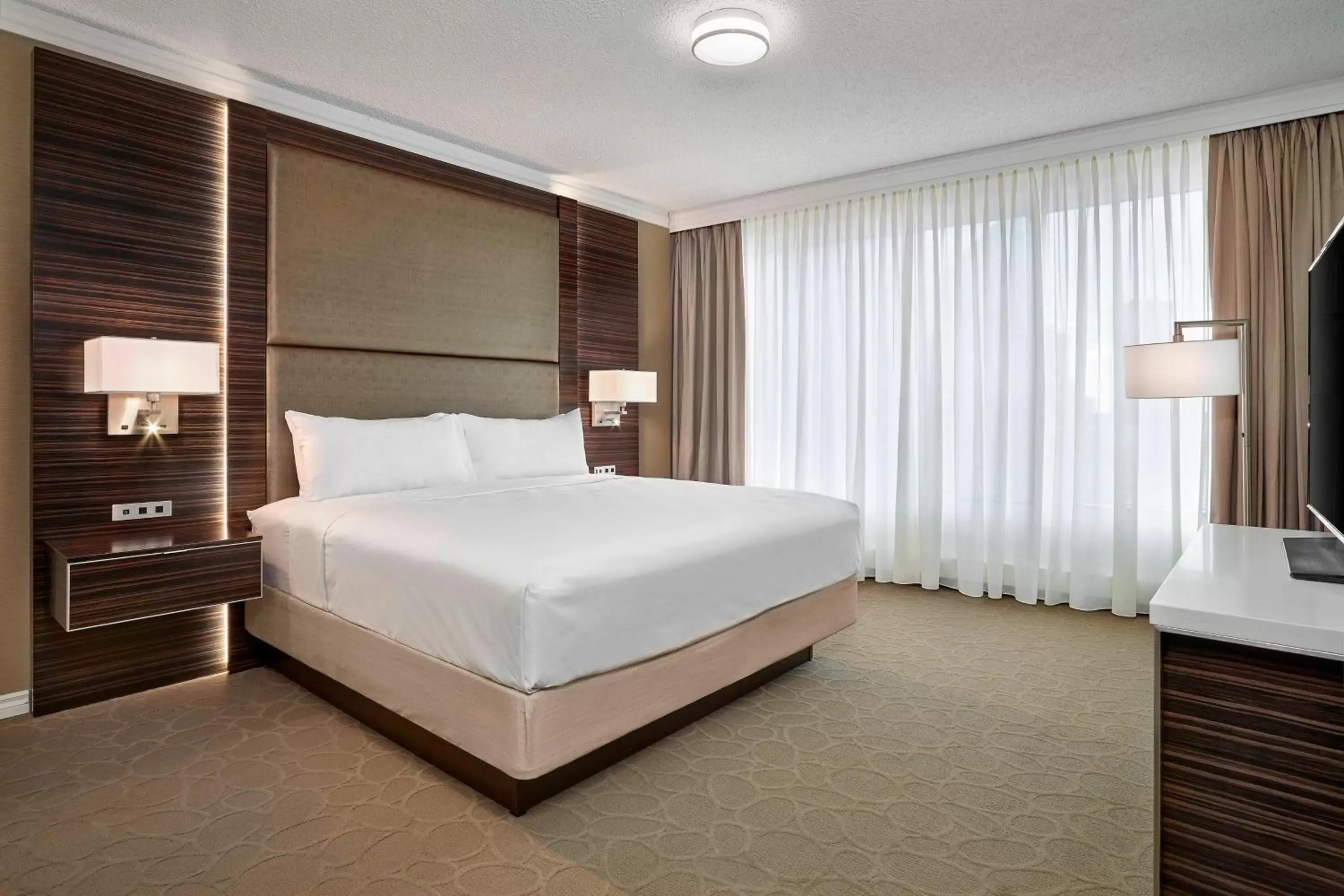 Bedroom, Bed in Delta Hotels by Marriott Edmonton Centre Suites